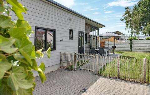 Successful Airbnb property: 2 bedroom lovely home in Sint-Annaland in Sint Annaland