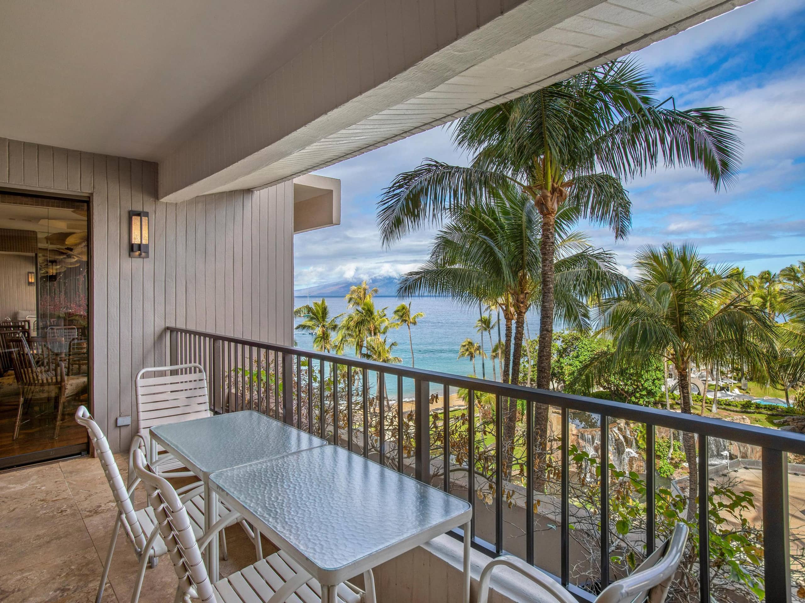 Ocean & Island Views, Sleeps 9 w/ Private Lanai - Photo 1