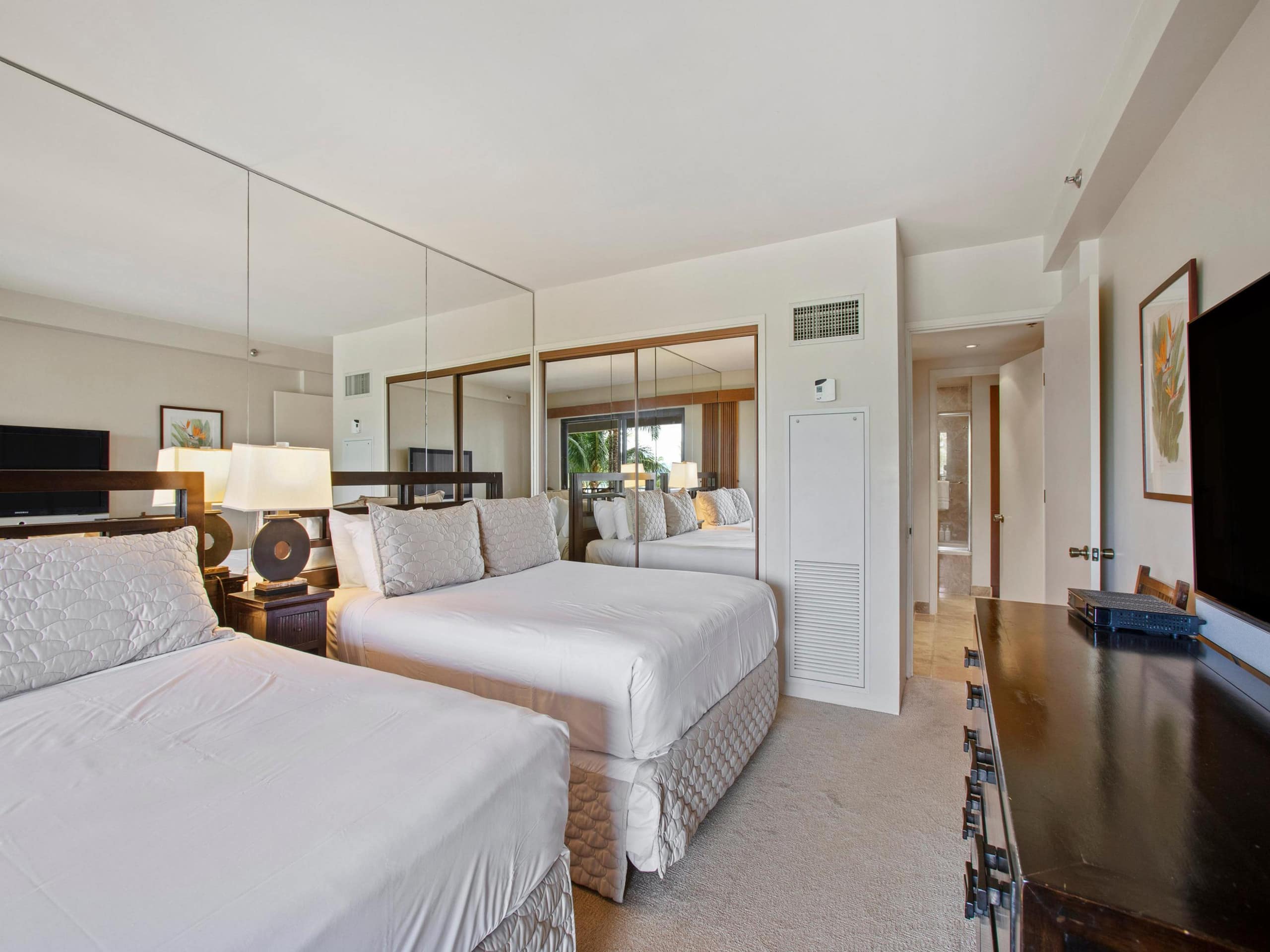 Ocean & Island Views, Sleeps 9 w/ Private Lanai - Photo 22