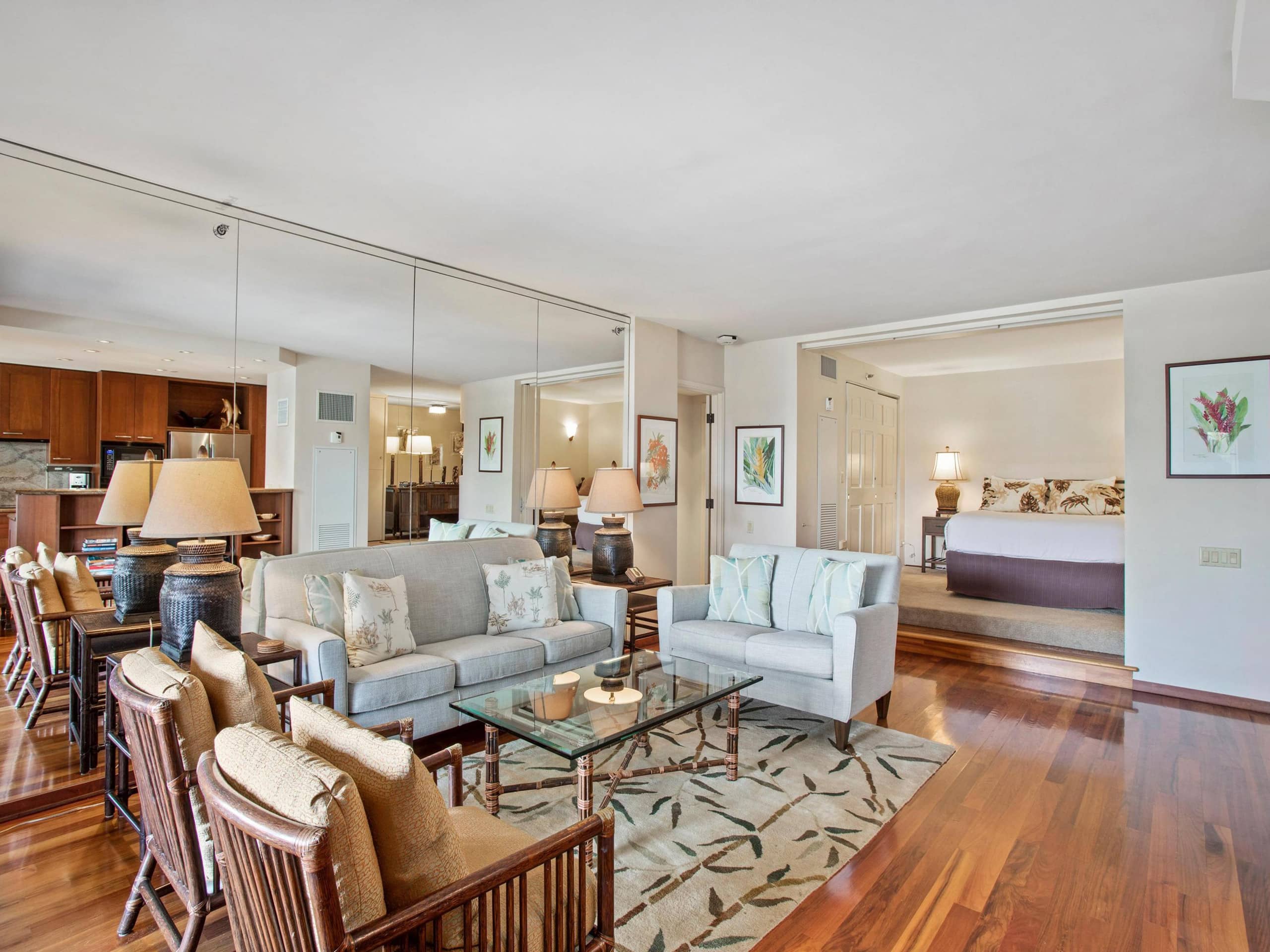 Ocean & Island Views, Sleeps 9 w/ Private Lanai - Photo 8