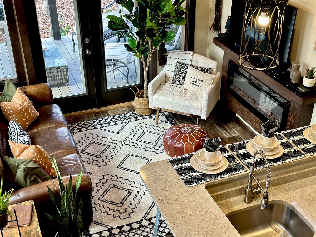 Deciduous Dreams at The Retreat at Deer Lick Falls Tiny houses for