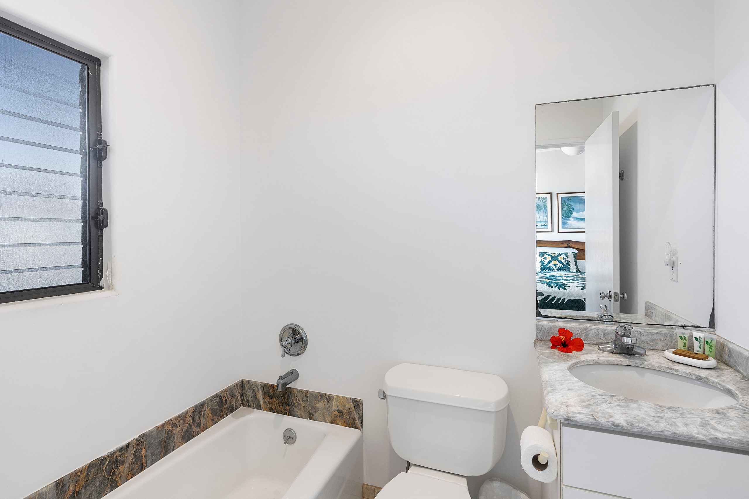 Home in Kailua-Kona · ★4.69 · 3 bedrooms · 4 beds · 3.5 baths - Image 31