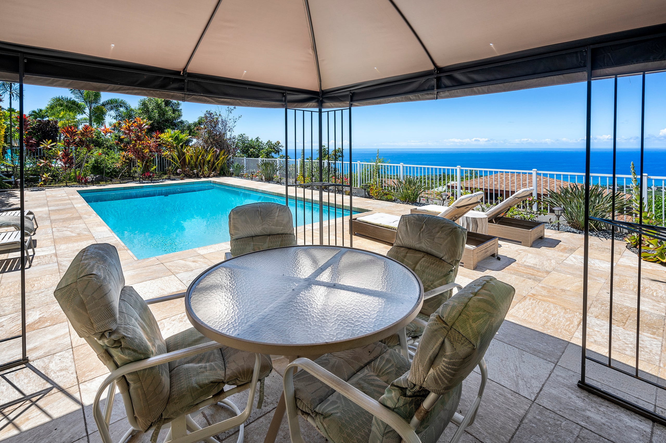 Home in Kailua-Kona · ★4.69 · 3 bedrooms · 4 beds · 3.5 baths - Image 34