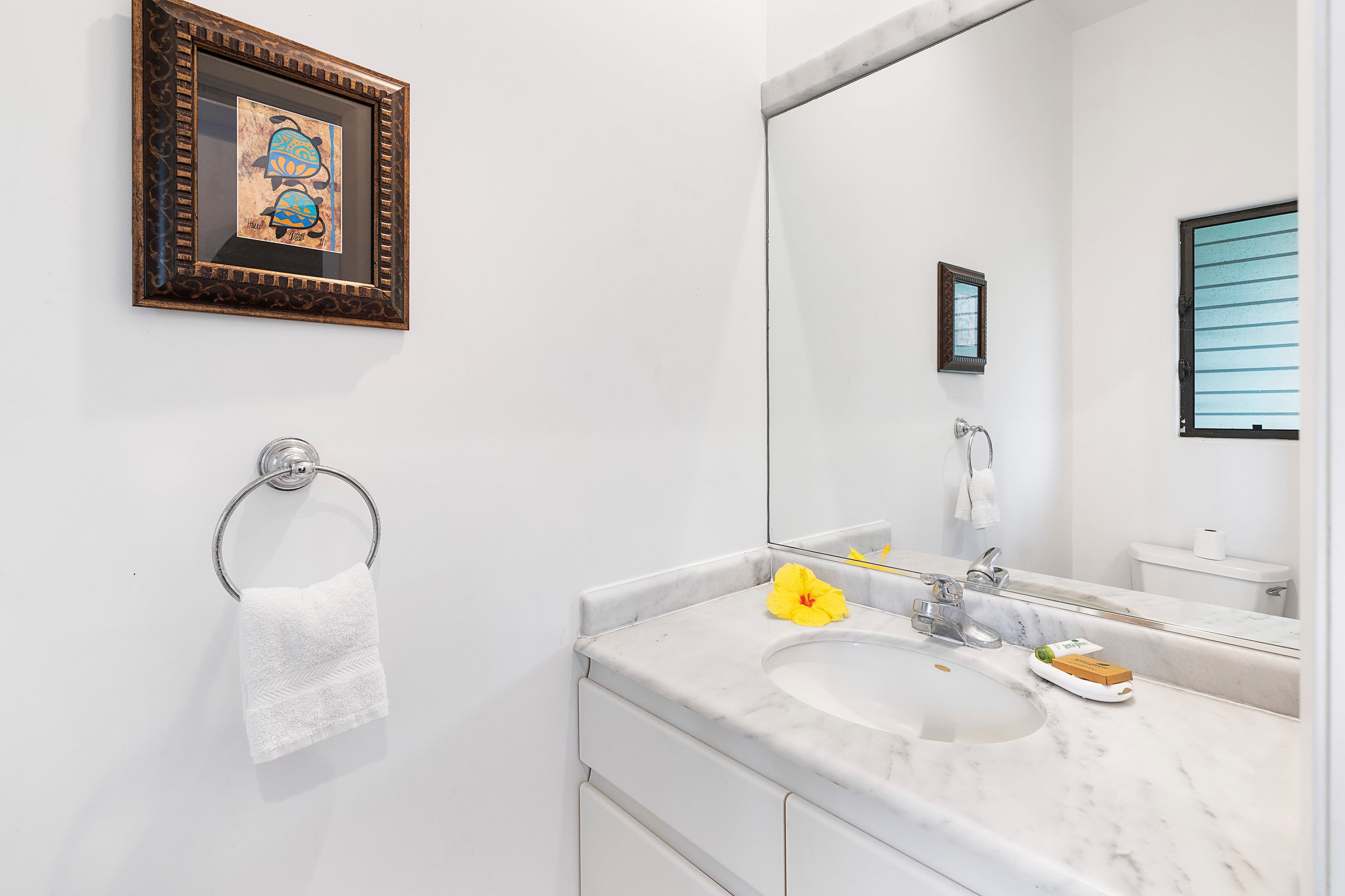 Home in Kailua-Kona · ★4.69 · 3 bedrooms · 4 beds · 3.5 baths - Image 16