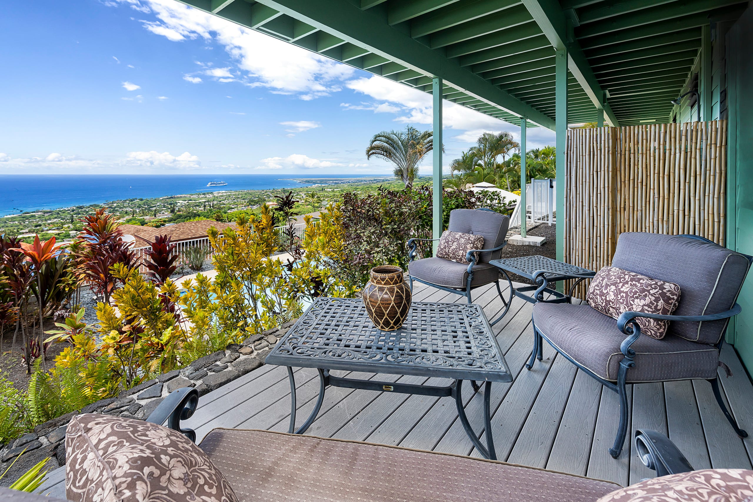 Home in Kailua-Kona · ★4.69 · 3 bedrooms · 4 beds · 3.5 baths - Image 33