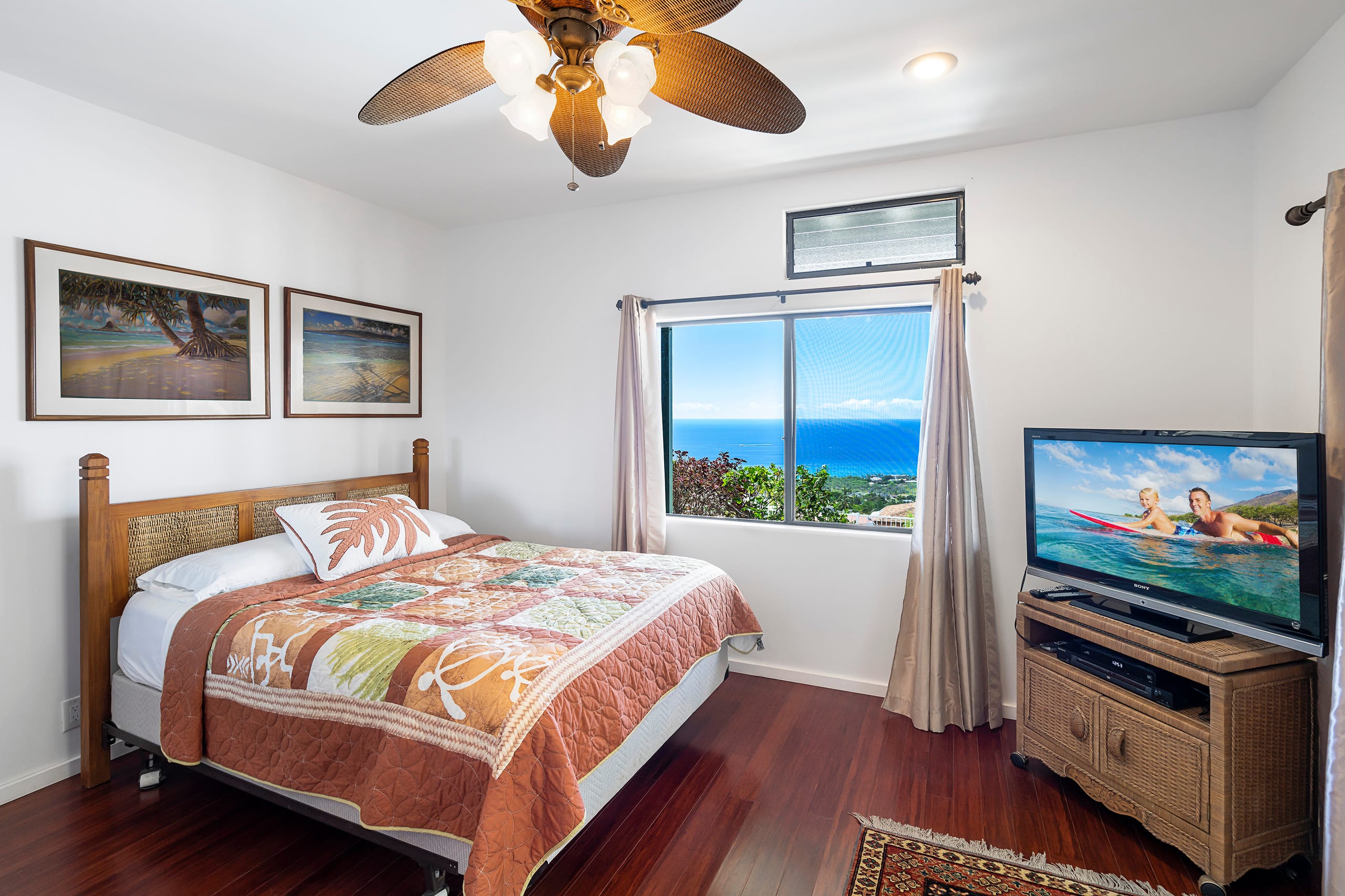 Home in Kailua-Kona · ★4.69 · 3 bedrooms · 4 beds · 3.5 baths - Image 25