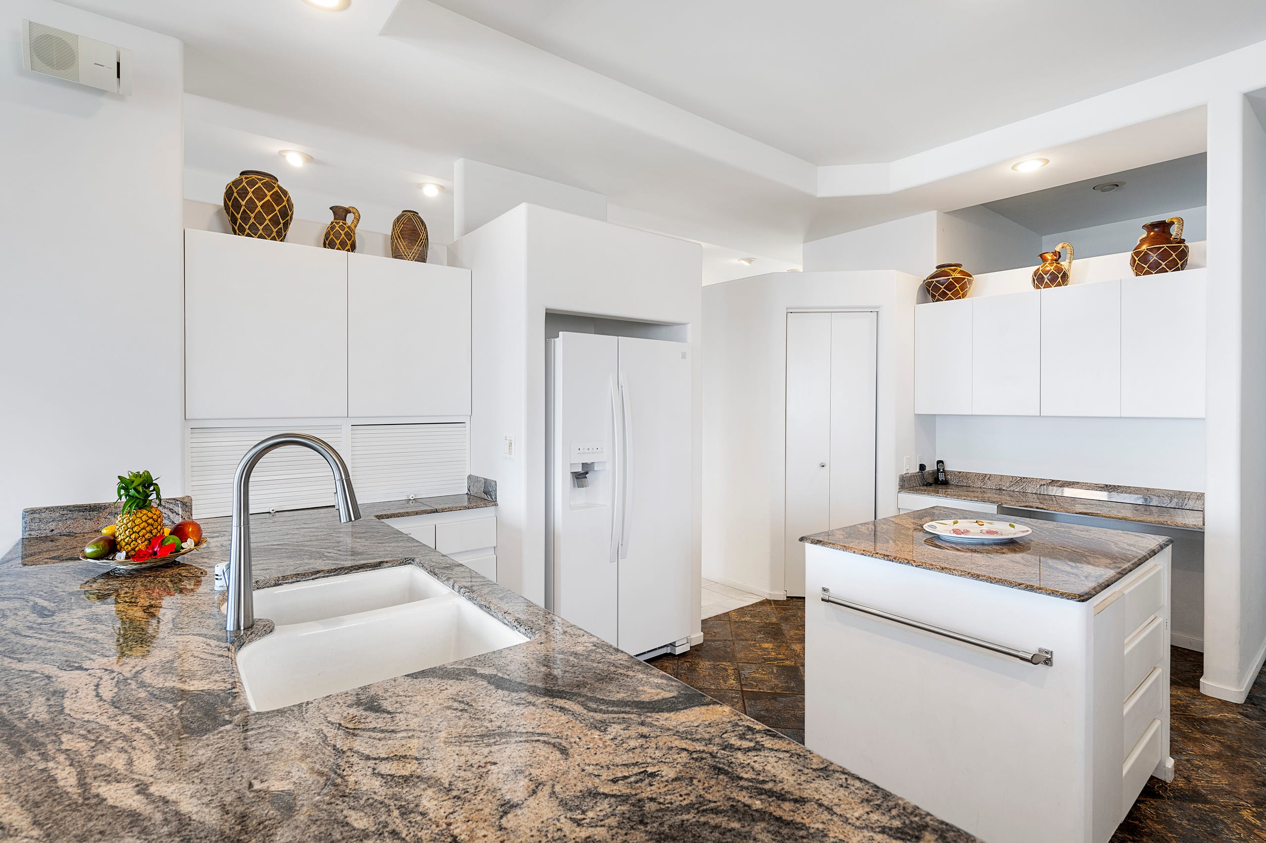 Home in Kailua-Kona · ★4.69 · 3 bedrooms · 4 beds · 3.5 baths - Image 13