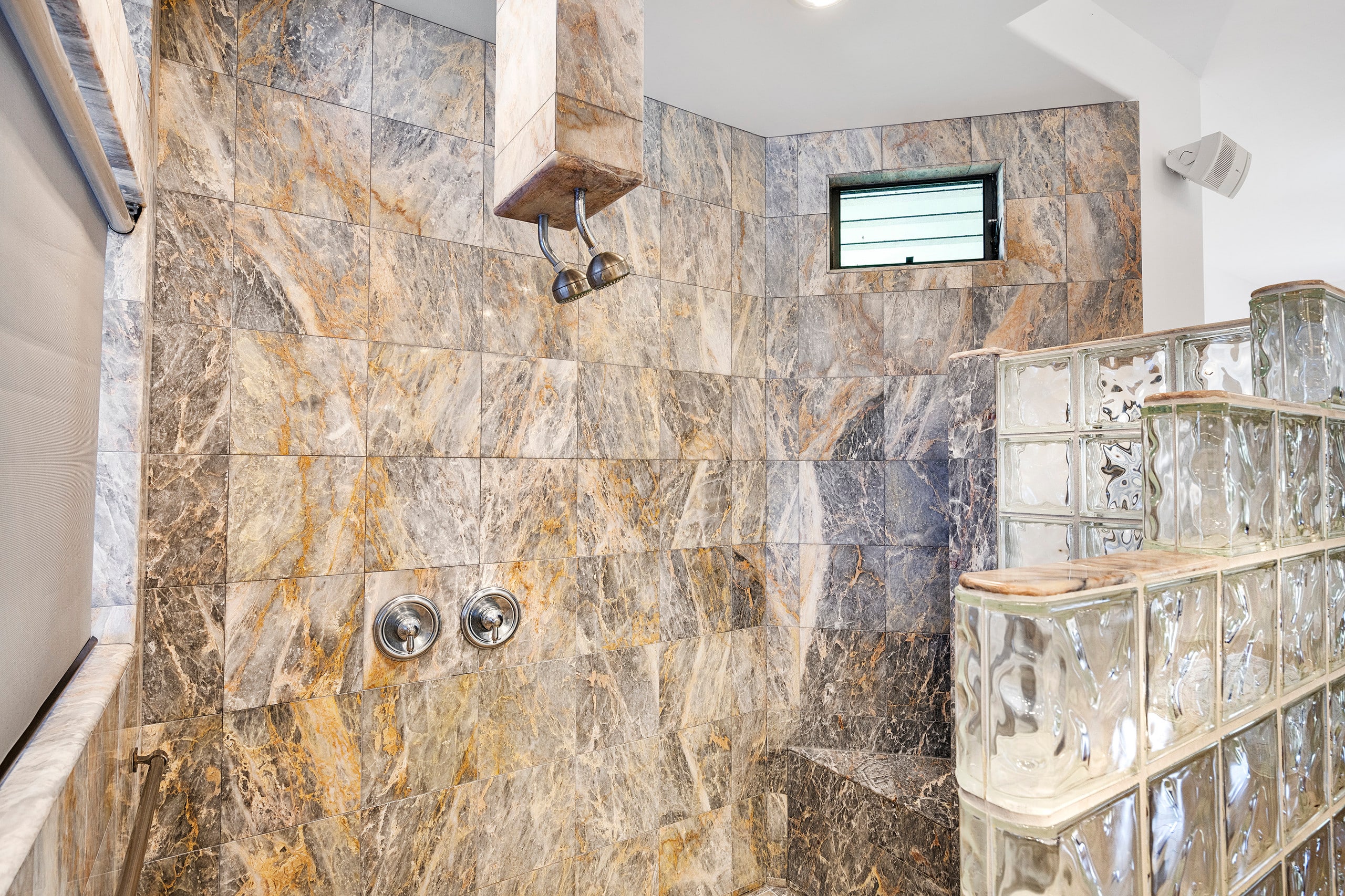 Home in Kailua-Kona · ★4.69 · 3 bedrooms · 4 beds · 3.5 baths - Image 21