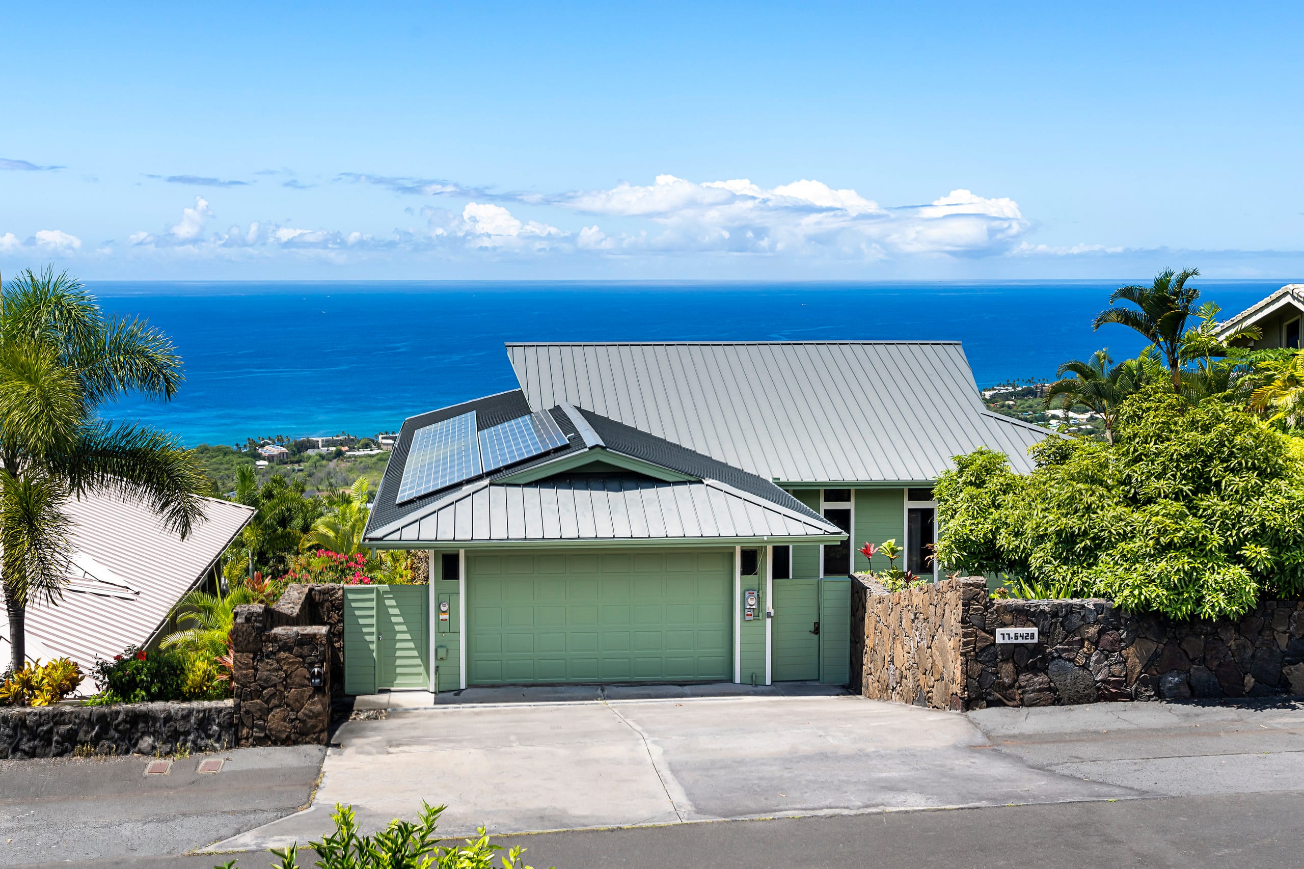 Home in Kailua-Kona · ★4.69 · 3 bedrooms · 4 beds · 3.5 baths - Image 37