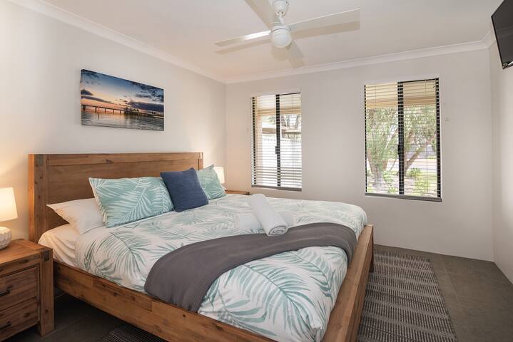 Goin’ Coastal- WIFI, 250 meters to the beach gallery image 5