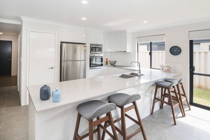 Goin’ Coastal- WIFI, 250 meters to the beach gallery image 4