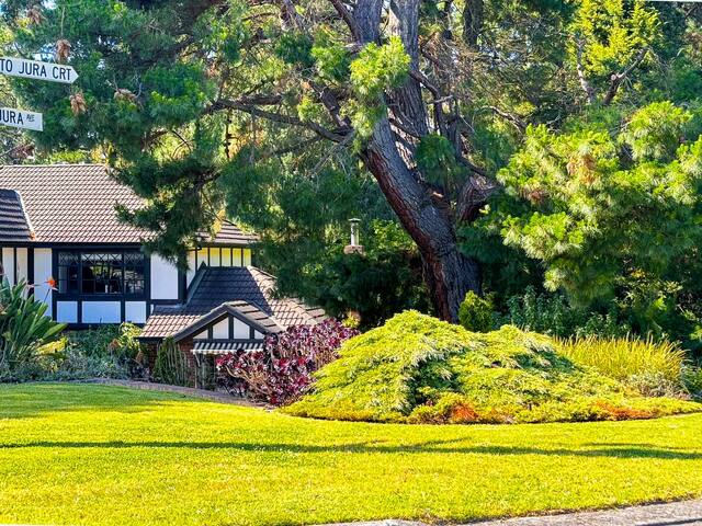 Pride Leisure Tudor House in Park Orchards gallery image 5