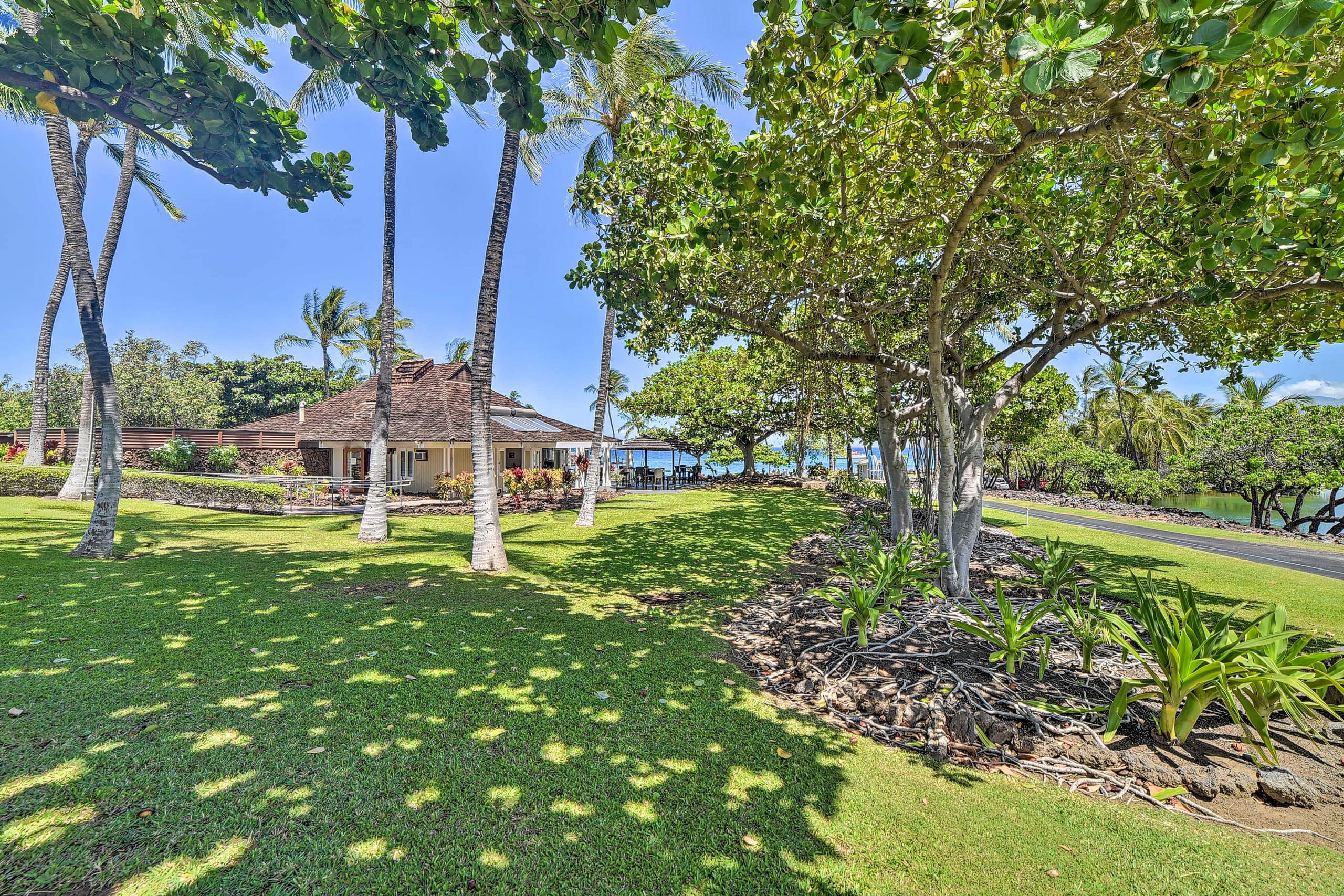 Villa in Waimea · ★4.89 · 3 bedrooms · 4 beds · 3.5 shared baths - Image 26