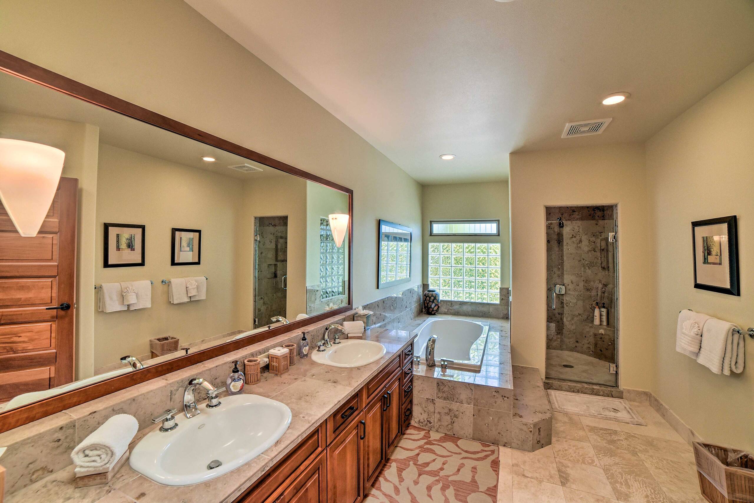 Villa in Waimea · ★4.89 · 3 bedrooms · 4 beds · 3.5 shared baths - Image 13