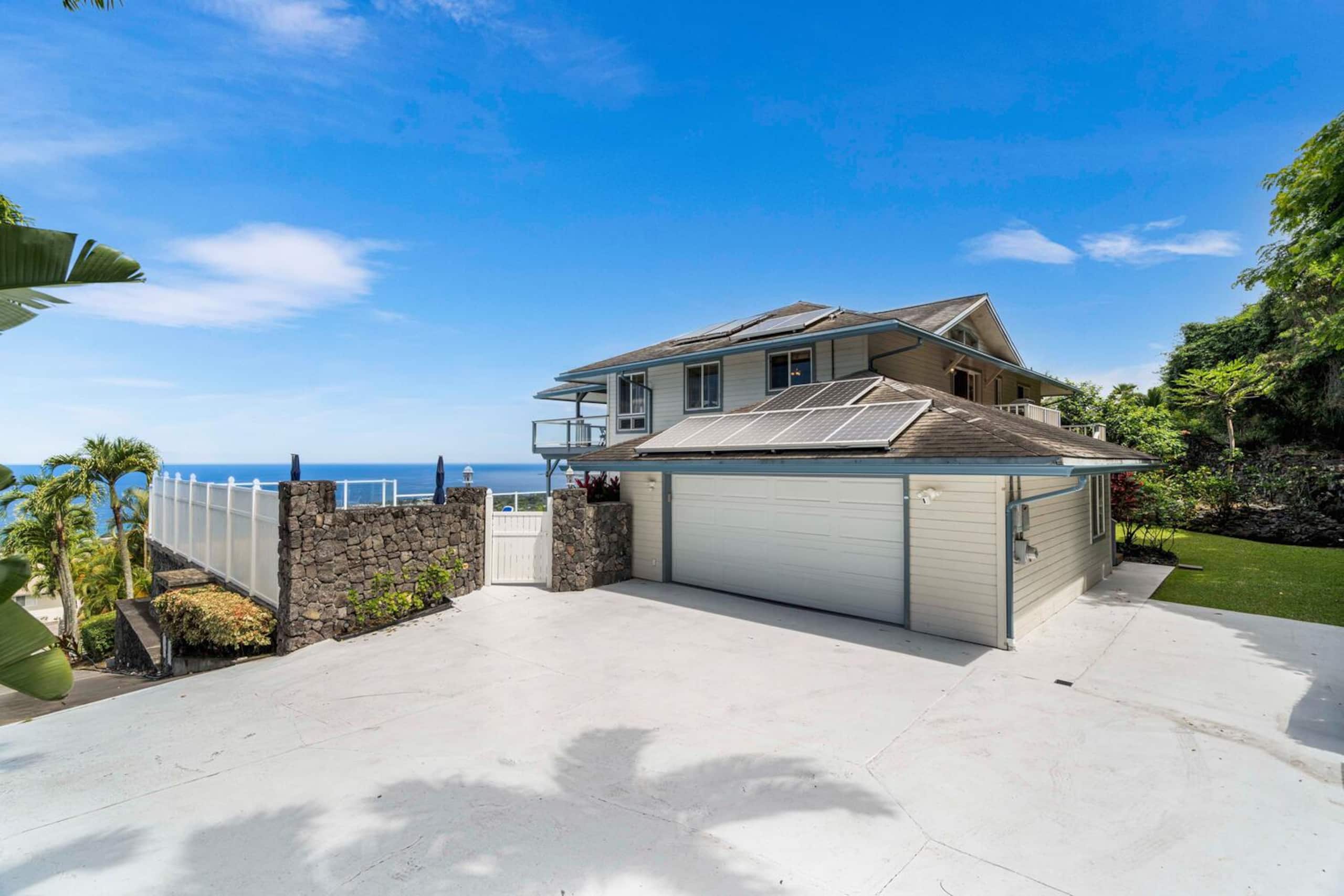 Home in Kailua-Kona · ★4.88 · 3 bedrooms · 6 beds · 3.5 baths - Image 44