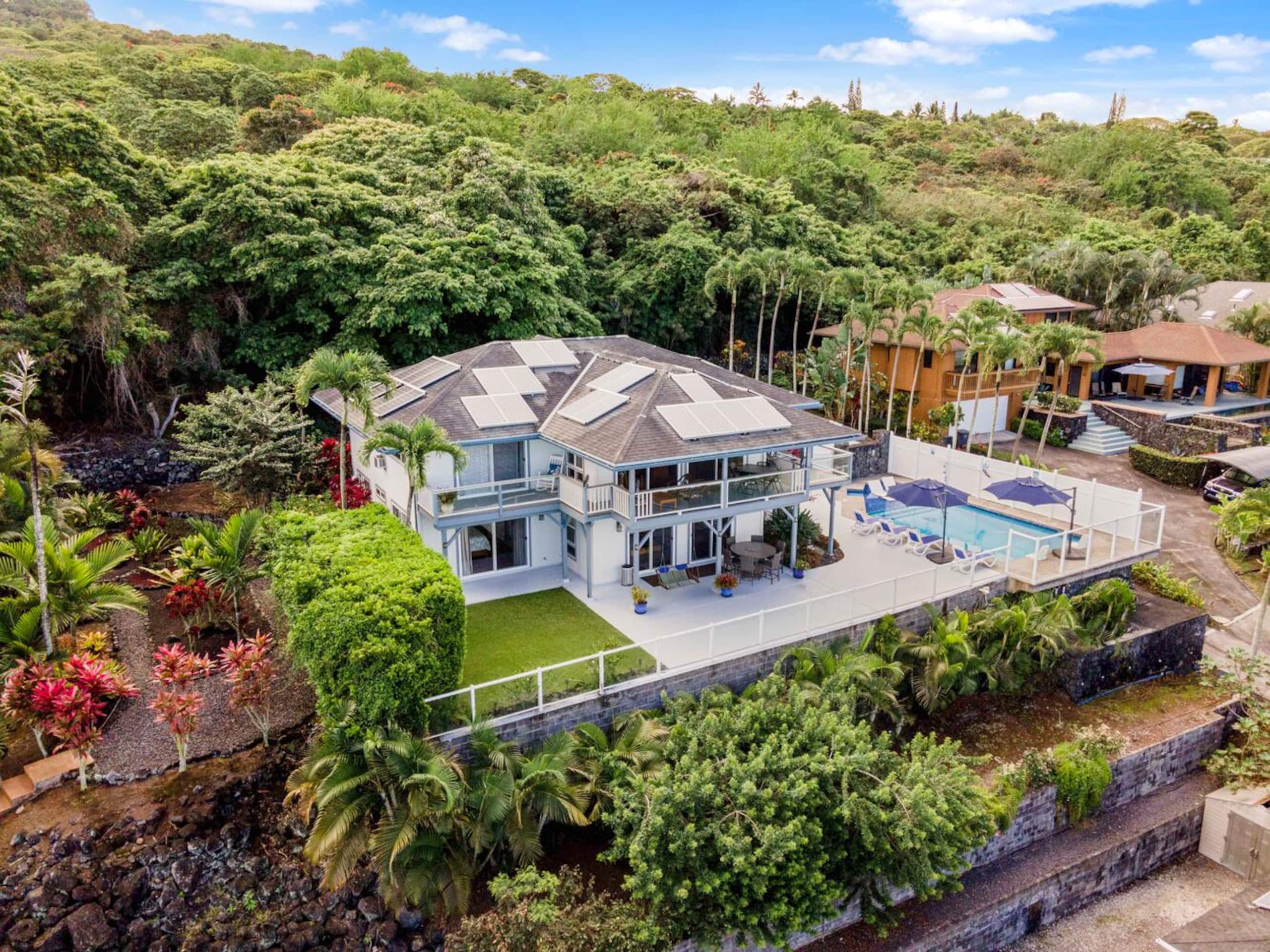 Home in Kailua-Kona · ★4.88 · 3 bedrooms · 6 beds · 3.5 baths - Image 46