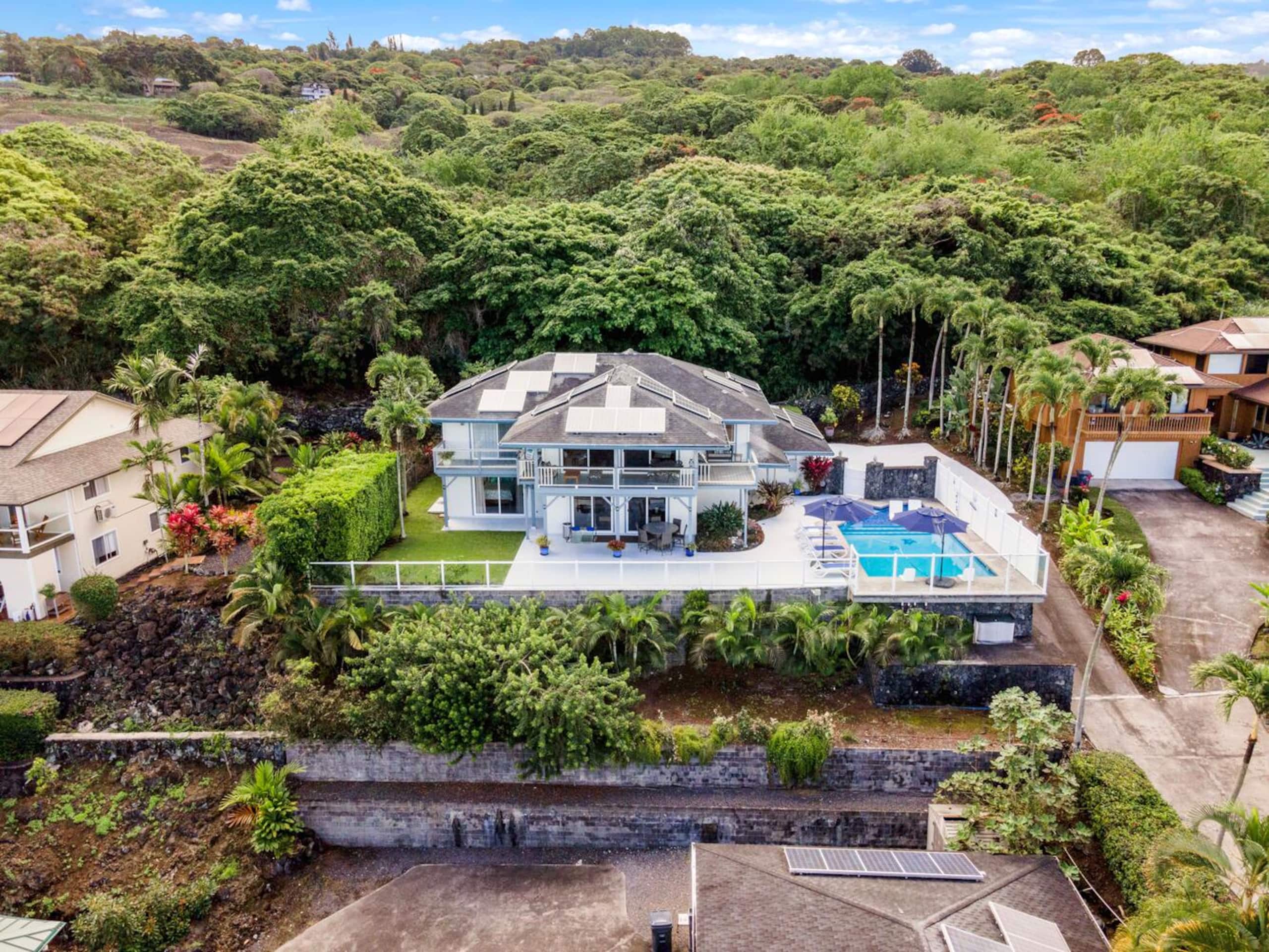 Home in Kailua-Kona · ★4.88 · 3 bedrooms · 6 beds · 3.5 baths - Image 58