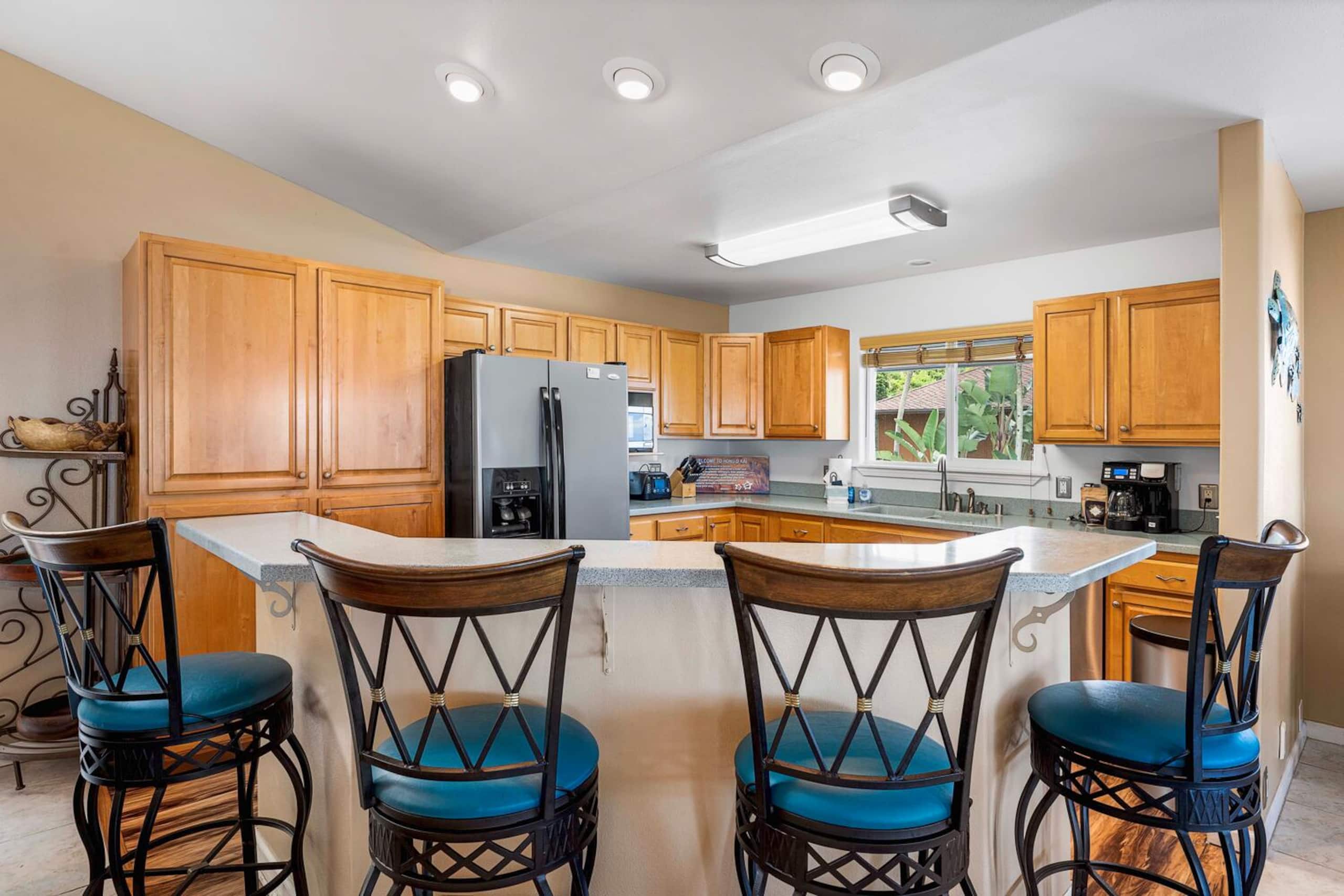 Home in Kailua-Kona · ★4.88 · 3 bedrooms · 6 beds · 3.5 baths - Image 10
