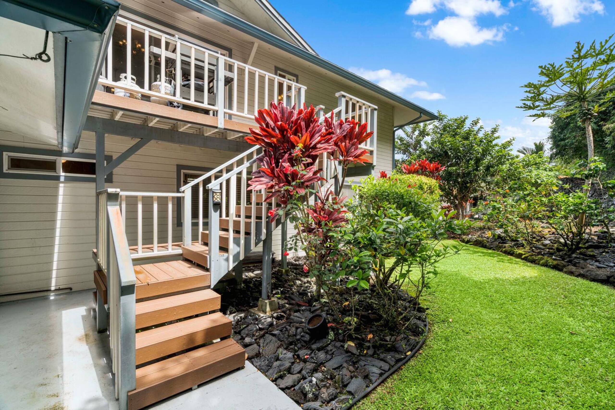 Home in Kailua-Kona · ★4.88 · 3 bedrooms · 6 beds · 3.5 baths - Image 95