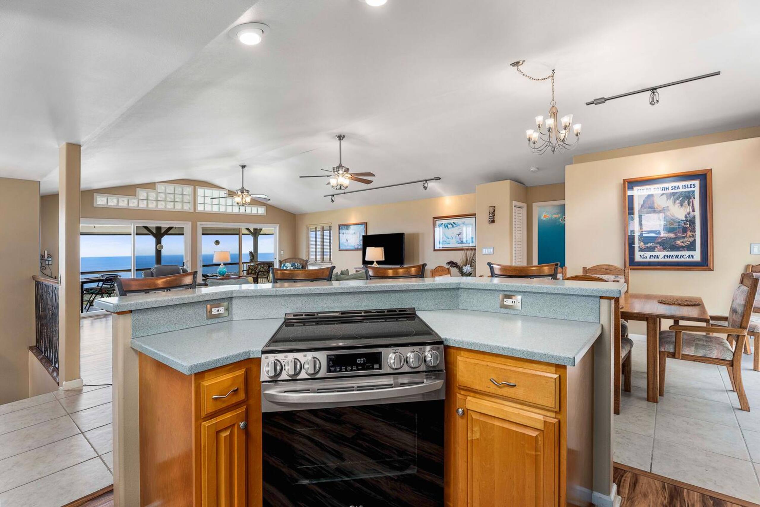 Home in Kailua-Kona · ★4.88 · 3 bedrooms · 6 beds · 3.5 baths - Image 90