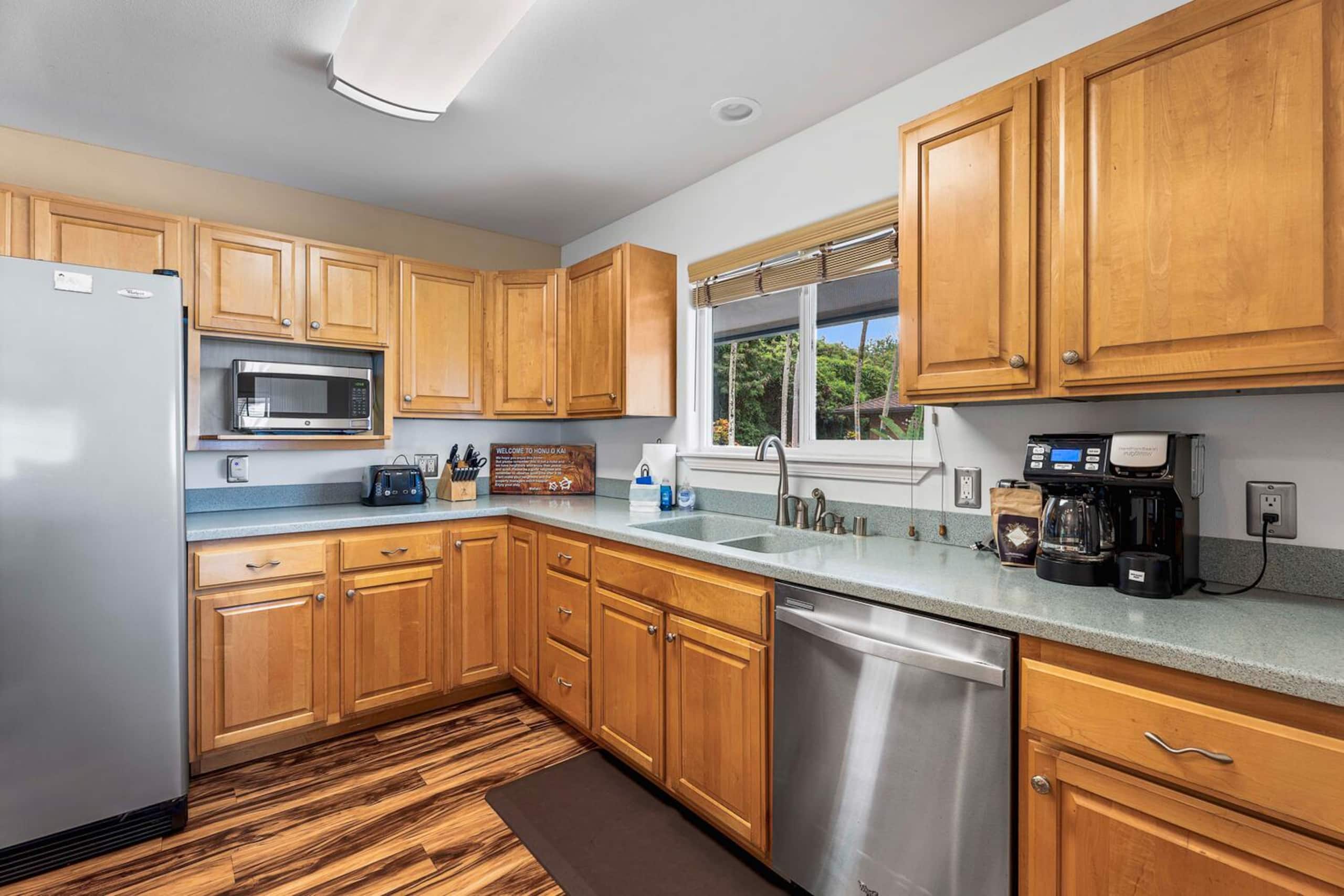 Home in Kailua-Kona · ★4.88 · 3 bedrooms · 6 beds · 3.5 baths - Image 13