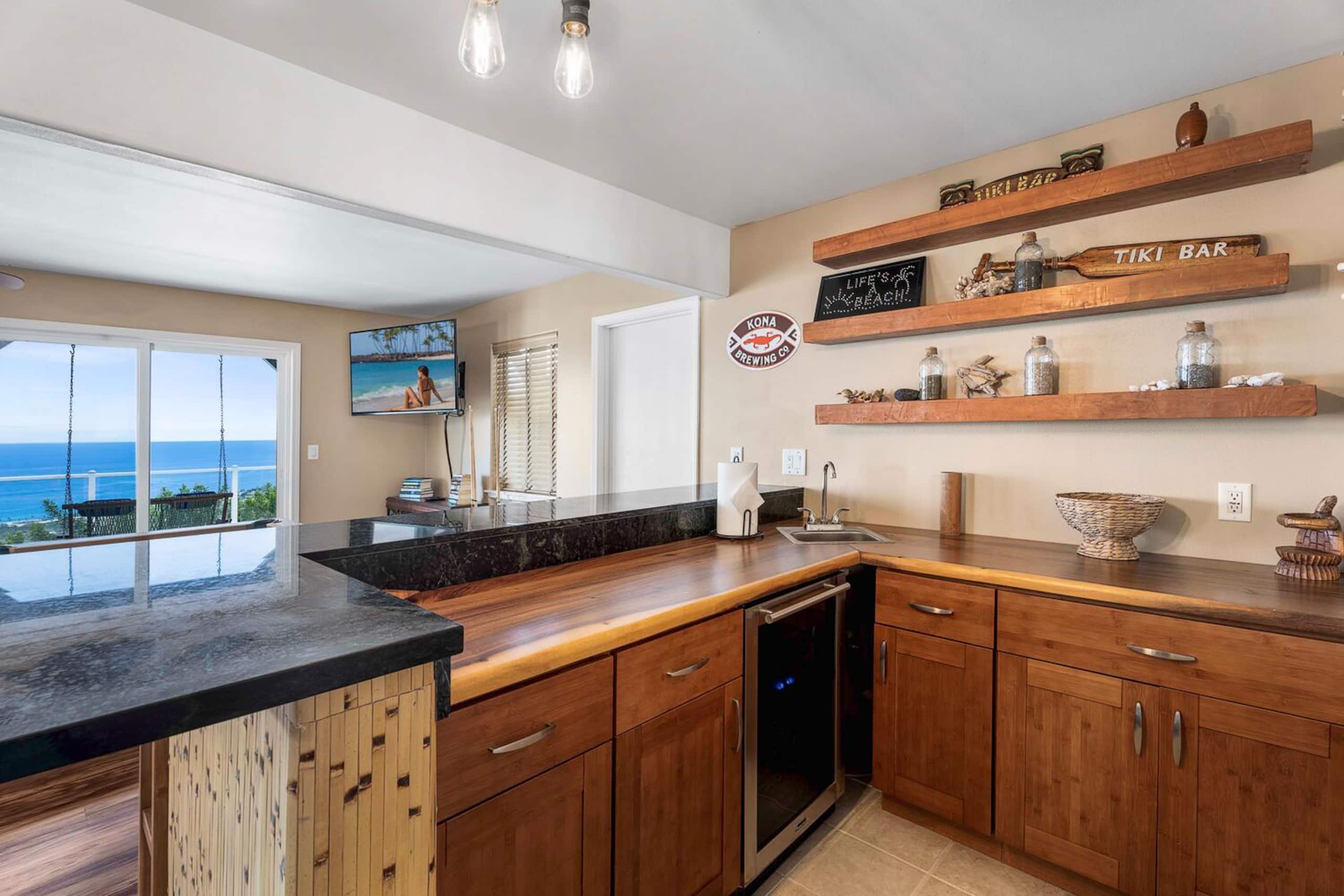 Home in Kailua-Kona · ★4.88 · 3 bedrooms · 6 beds · 3.5 baths - Image 85