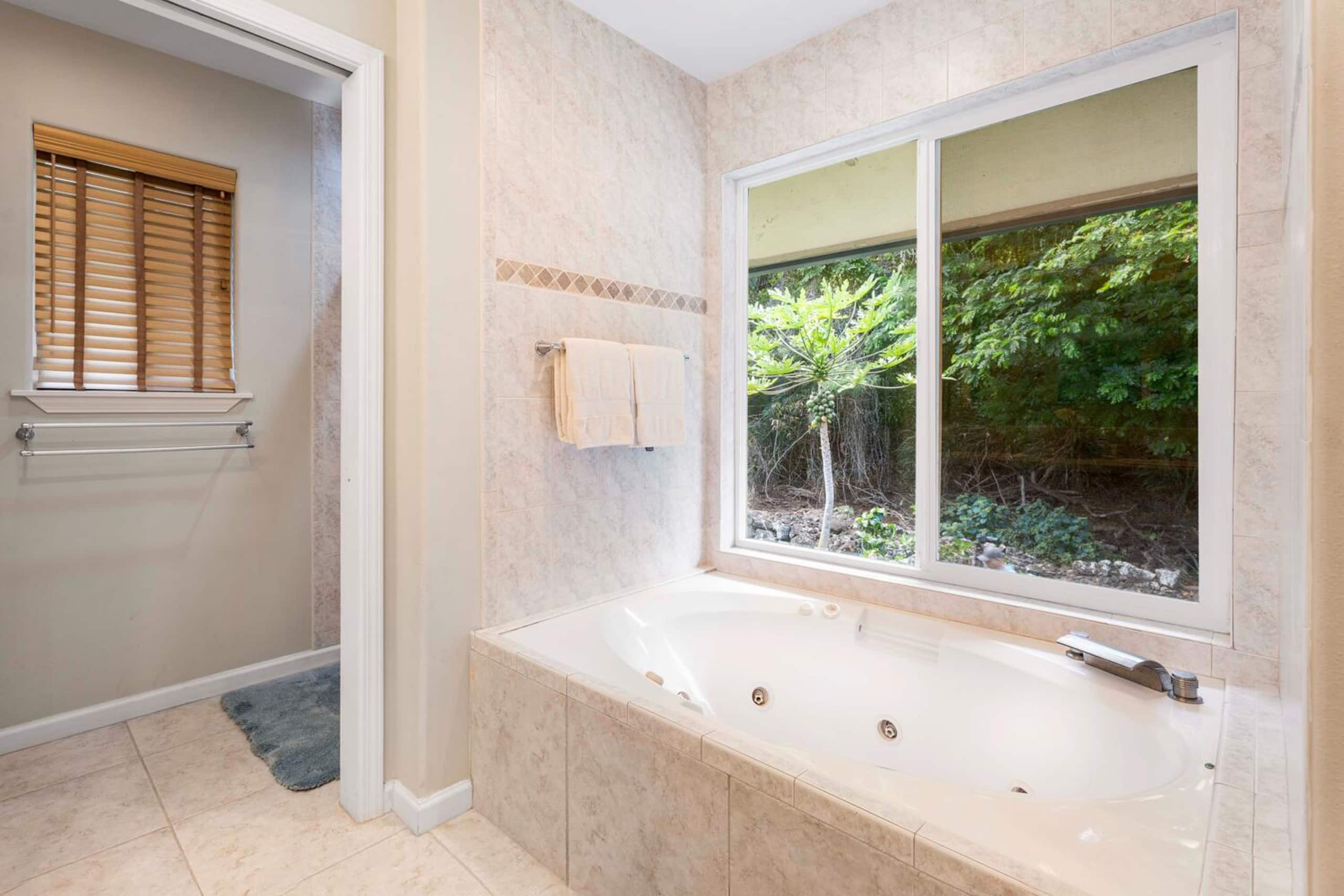 Home in Kailua-Kona · ★4.88 · 3 bedrooms · 6 beds · 3.5 baths - Image 18