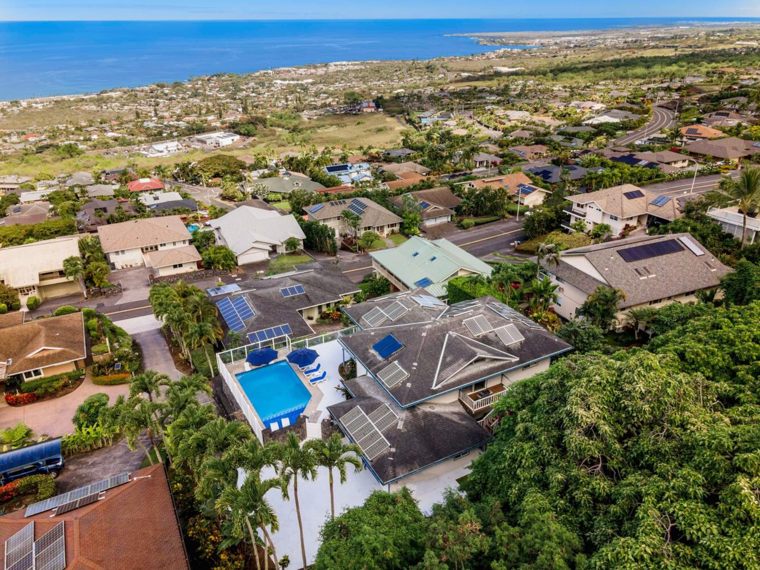 Home in Kailua-Kona · ★4.88 · 3 bedrooms · 6 beds · 3.5 baths - Image 51