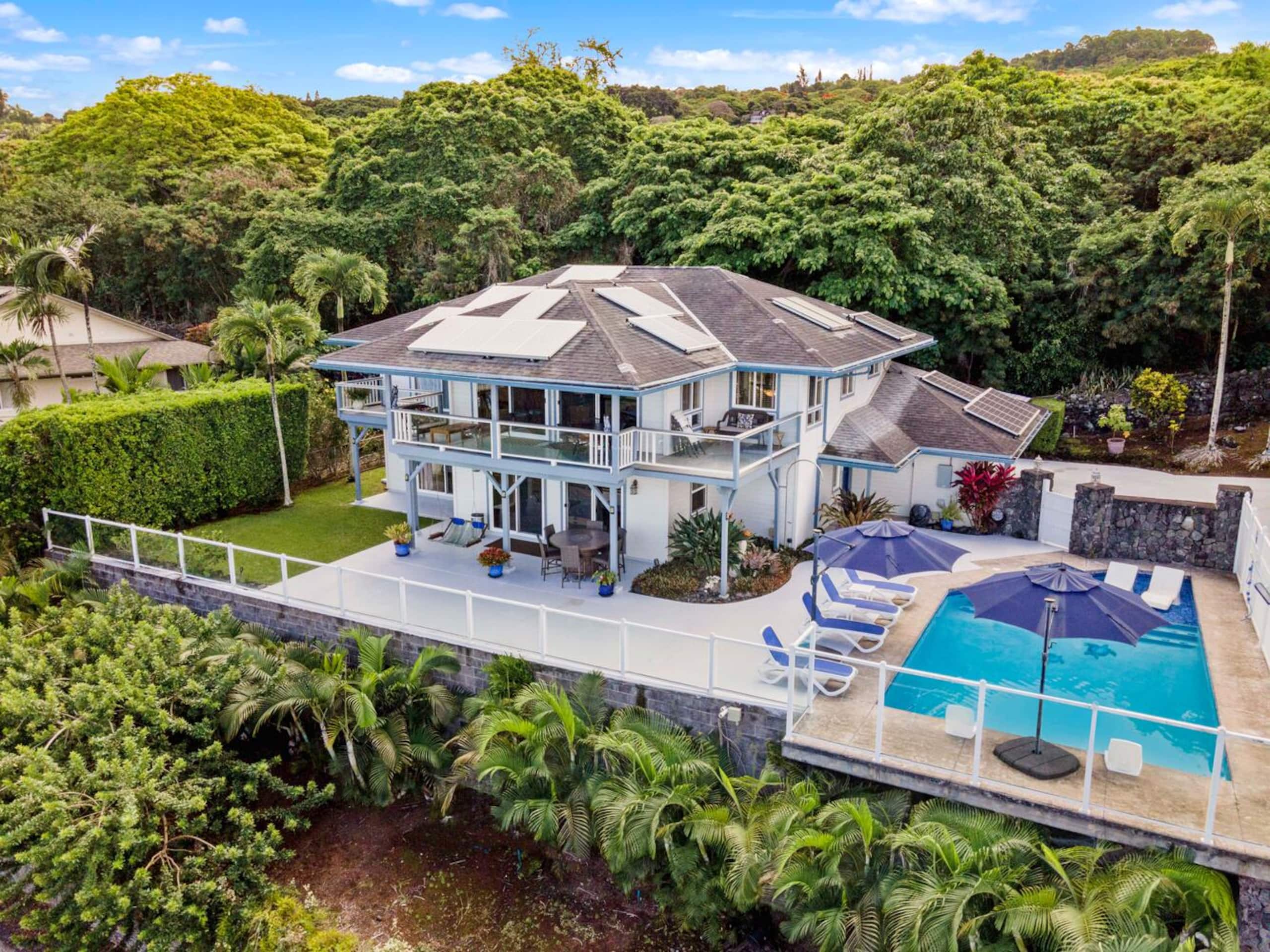 Home in Kailua-Kona · ★4.88 · 3 bedrooms · 6 beds · 3.5 baths - Image 3