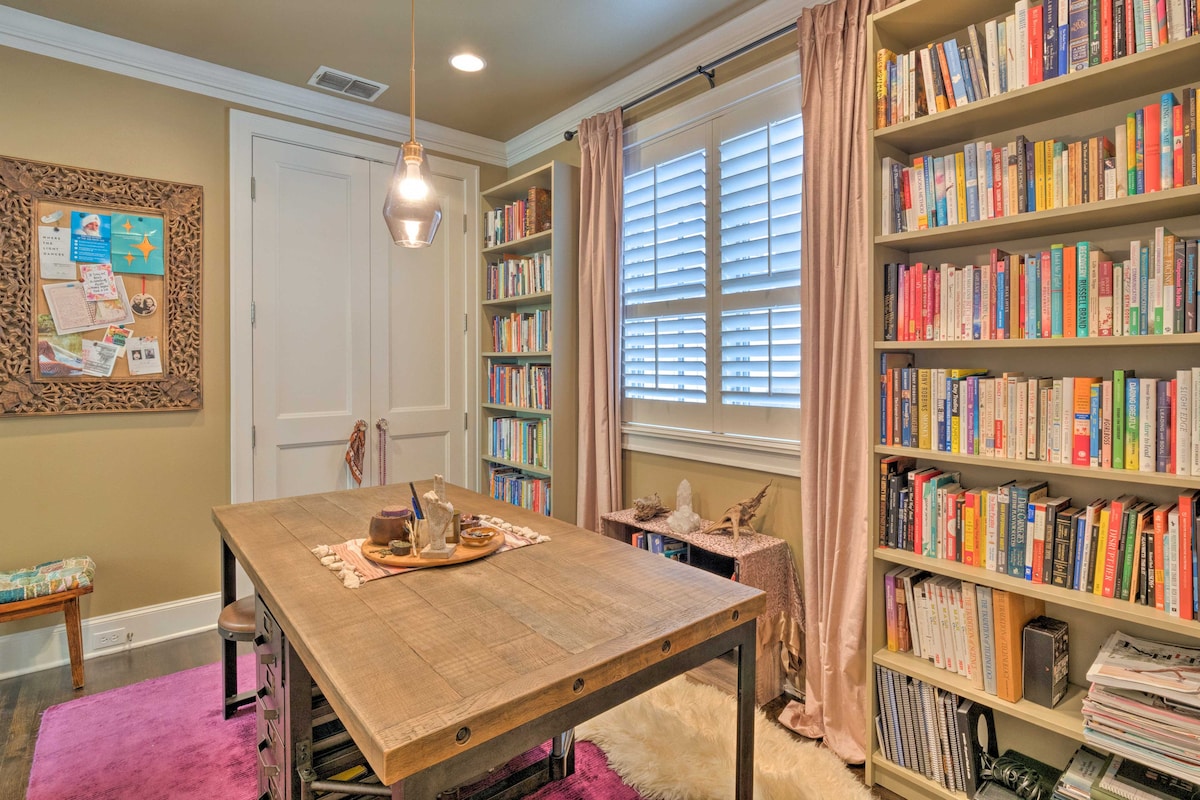 Pool & Hot Tub: Ideally Located 'Austin Oasis'
