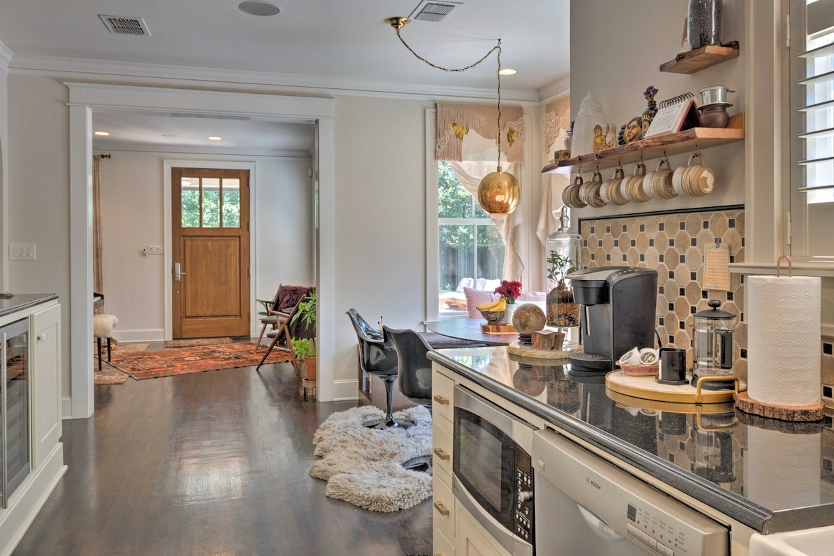 Pool & Hot Tub: Ideally Located 'Austin Oasis'
