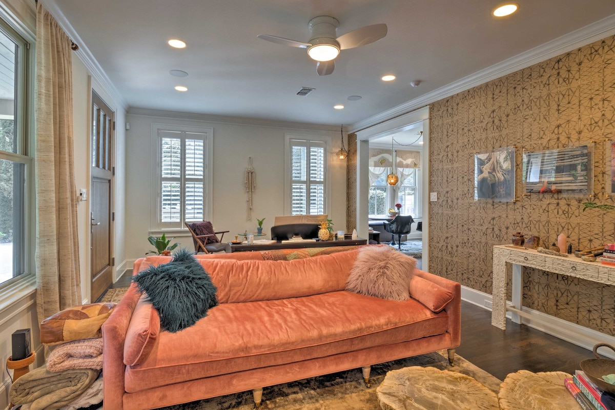 Pool & Hot Tub: Ideally Located 'Austin Oasis'