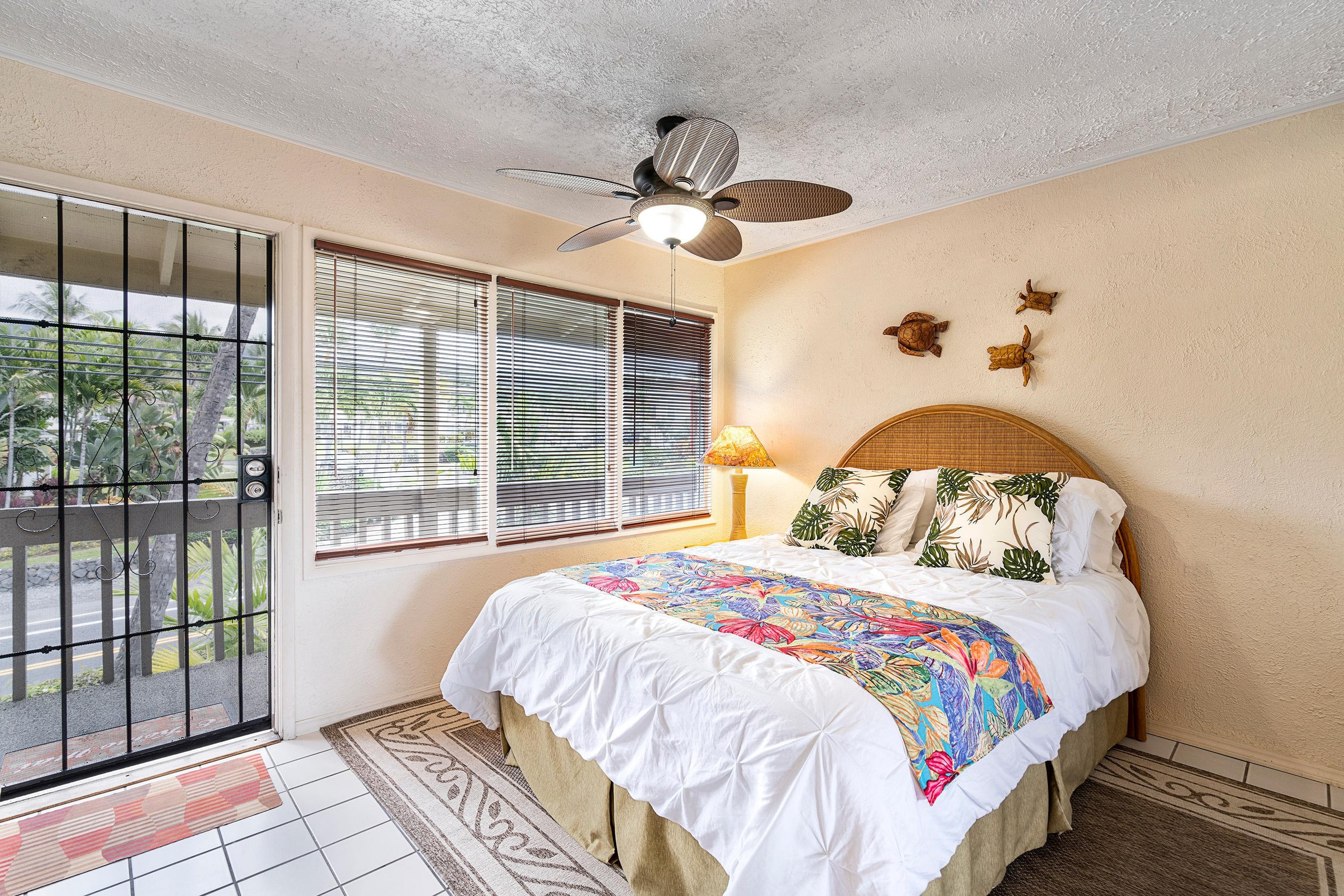 Home in Kailua-Kona · ★4.63 · 1 bedroom · 2 beds · 1 private bath - Image 2