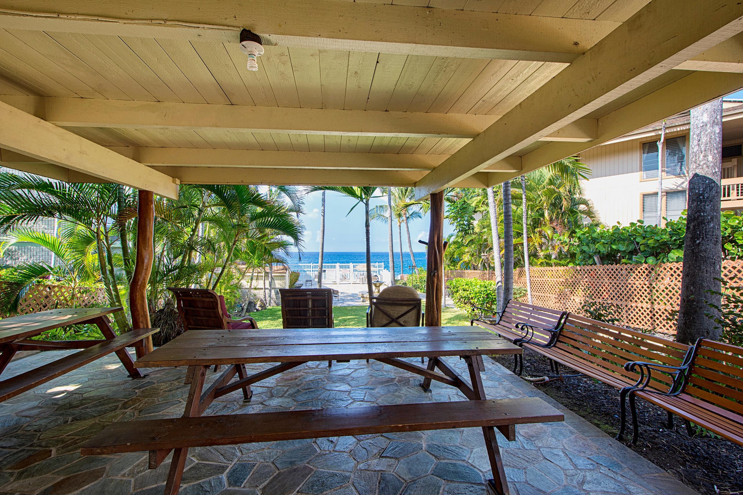 Home in Kailua-Kona · ★4.63 · 1 bedroom · 2 beds · 1 private bath - Image 16