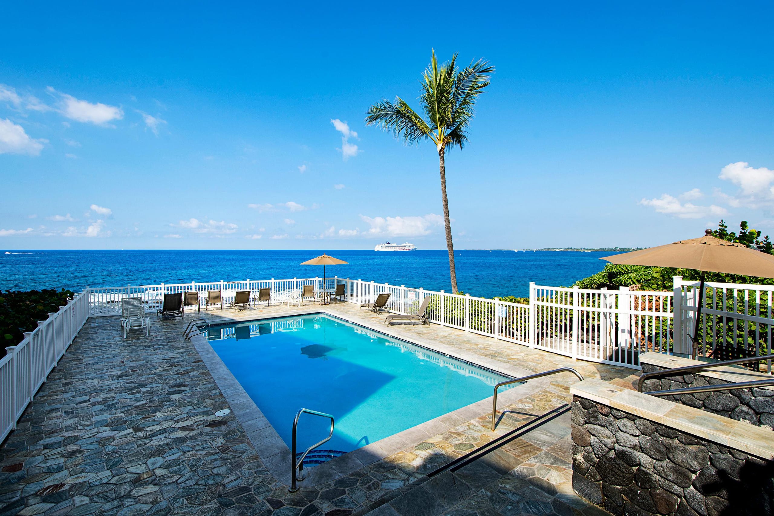 Home in Kailua-Kona · ★4.63 · 1 bedroom · 2 beds · 1 private bath - Image 18