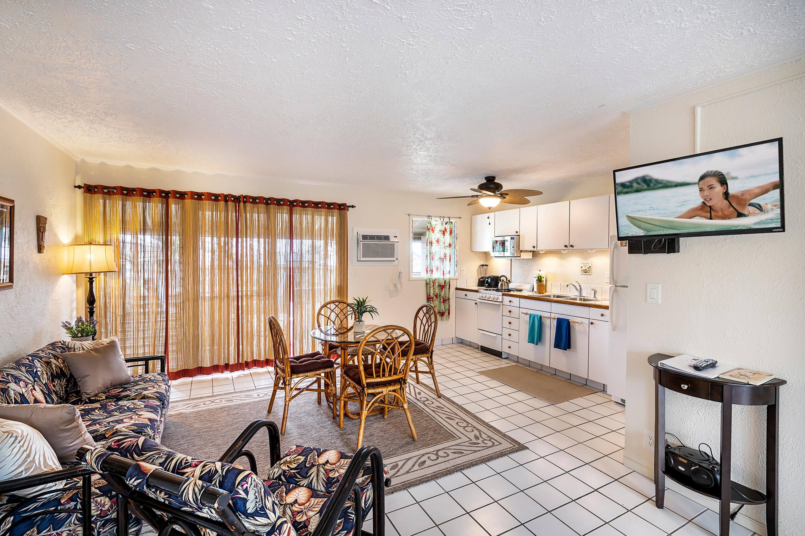 Home in Kailua-Kona · ★4.63 · 1 bedroom · 2 beds · 1 private bath - Image 3