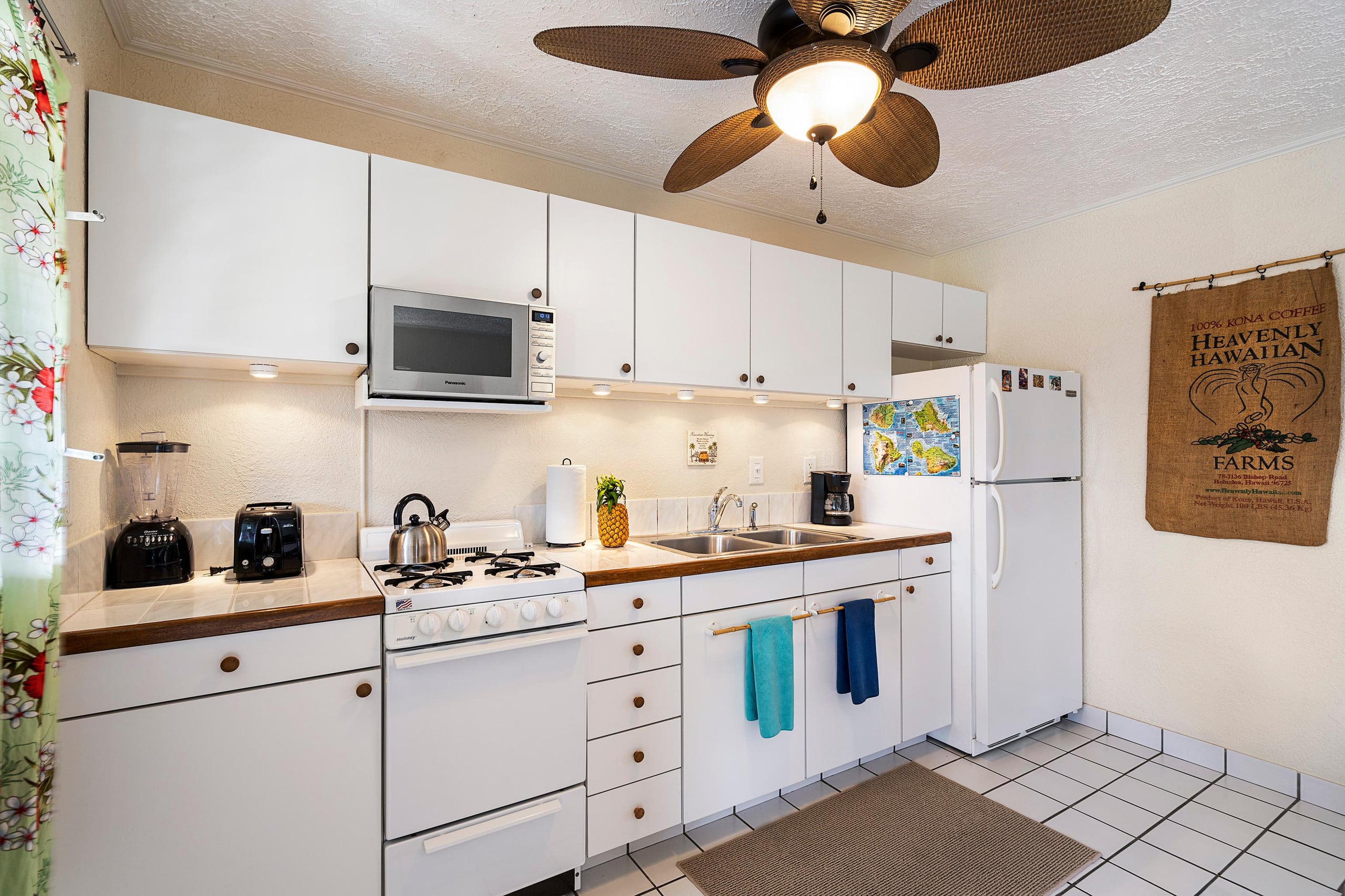 Home in Kailua-Kona · ★4.63 · 1 bedroom · 2 beds · 1 private bath - Image 7