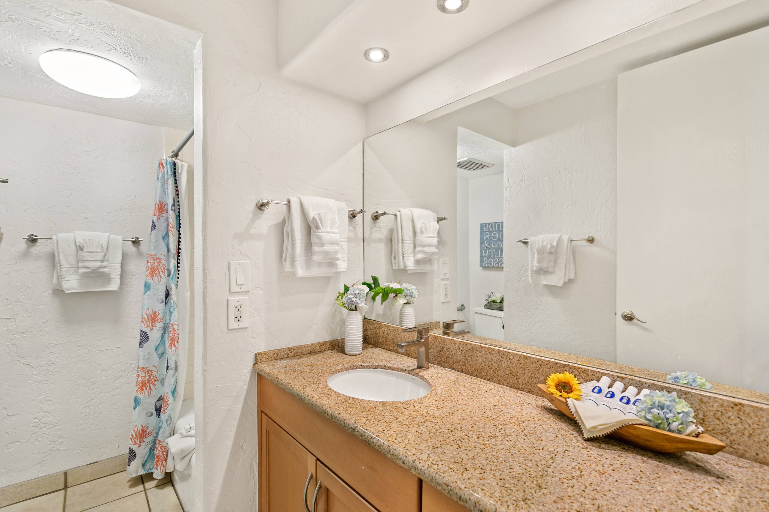 Condo in Lahaina · ★4.43 · 1 bedroom · 2 beds · 1 bath - Image 15