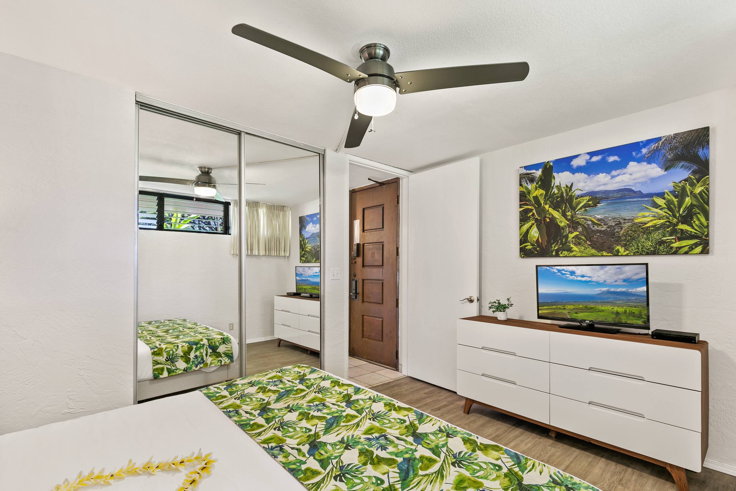 Condo in Lahaina · ★4.43 · 1 bedroom · 2 beds · 1 bath - Image 13
