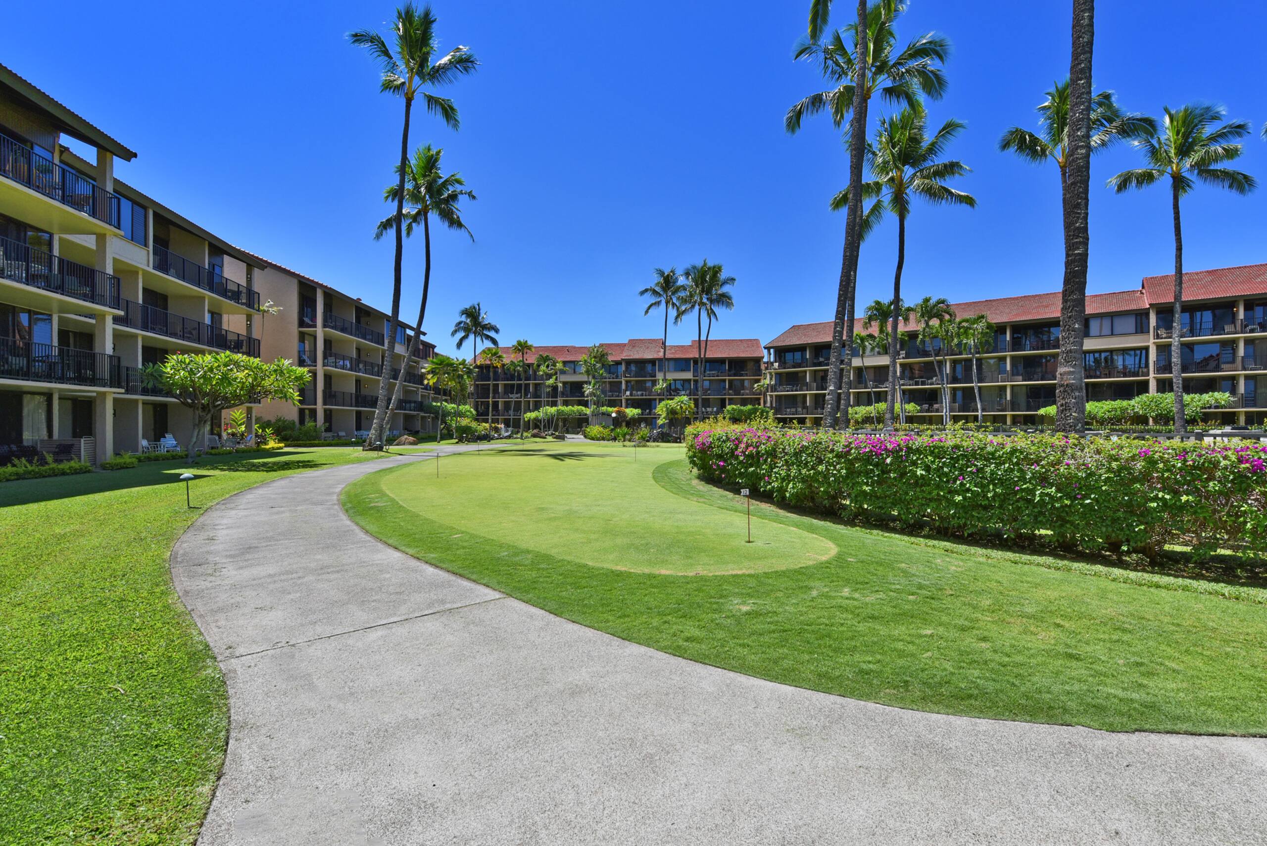 Condo in Lahaina · ★4.43 · 1 bedroom · 2 beds · 1 bath - Image 63