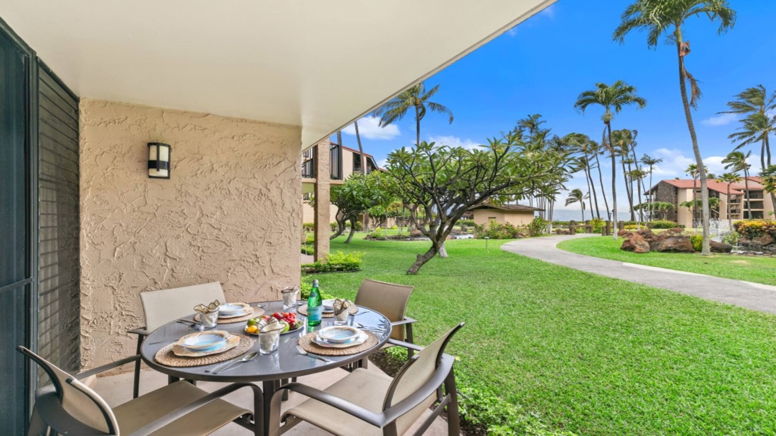 Condo in Lahaina · ★4.43 · 1 bedroom · 2 beds · 1 bath - Image 17