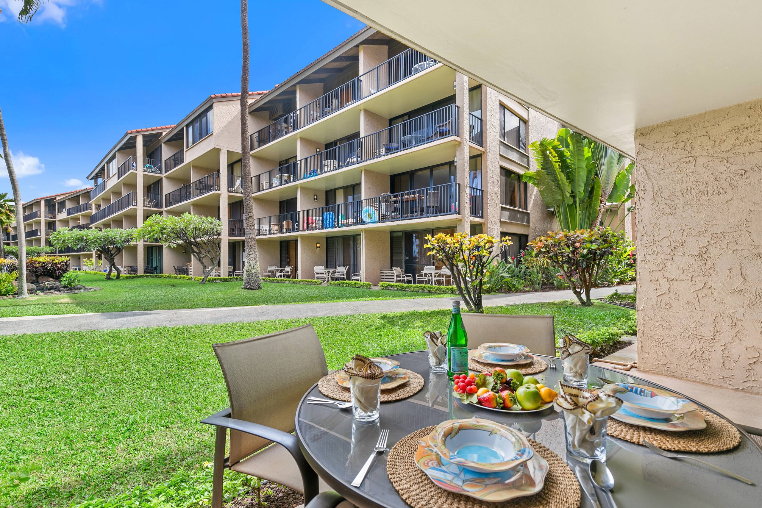 Condo in Lahaina · ★4.43 · 1 bedroom · 2 beds · 1 bath - Image 18
