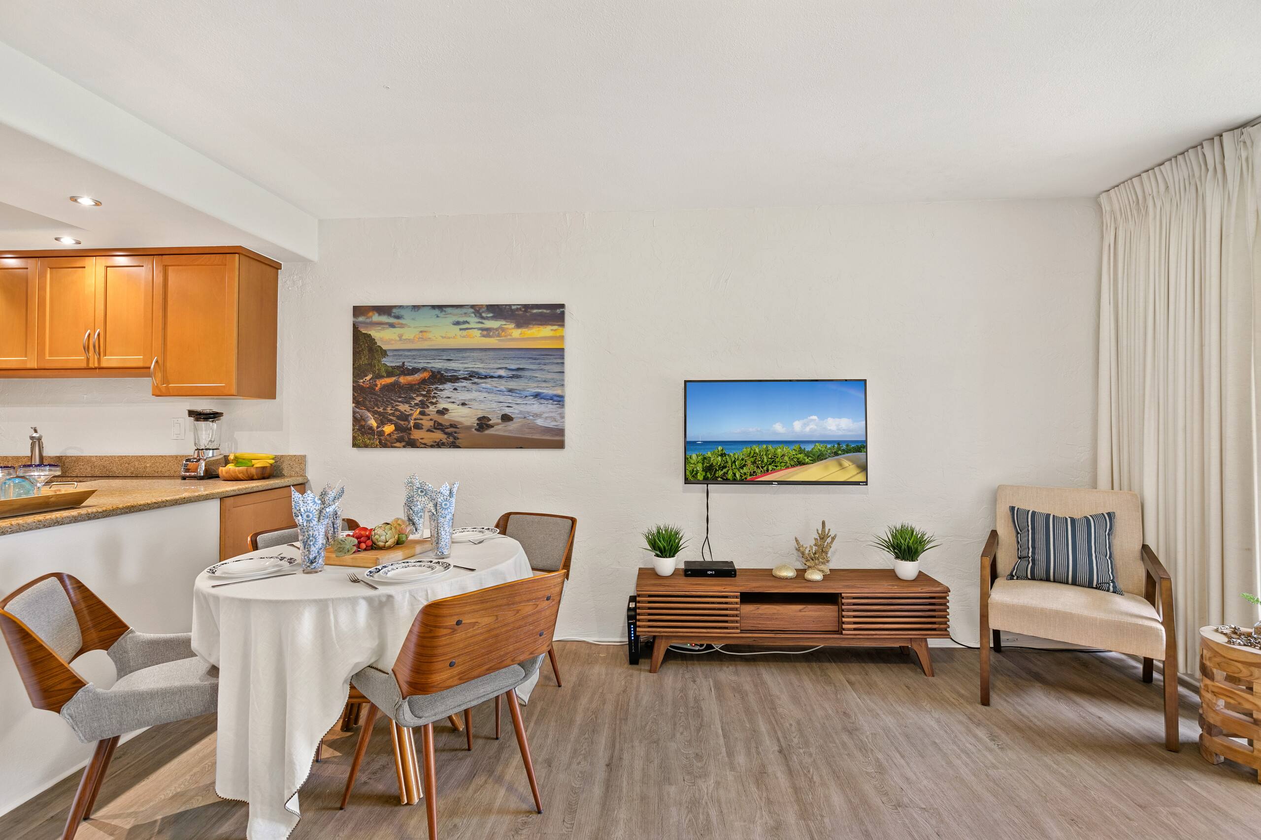 Condo in Lahaina · ★4.43 · 1 bedroom · 2 beds · 1 bath - Image 9