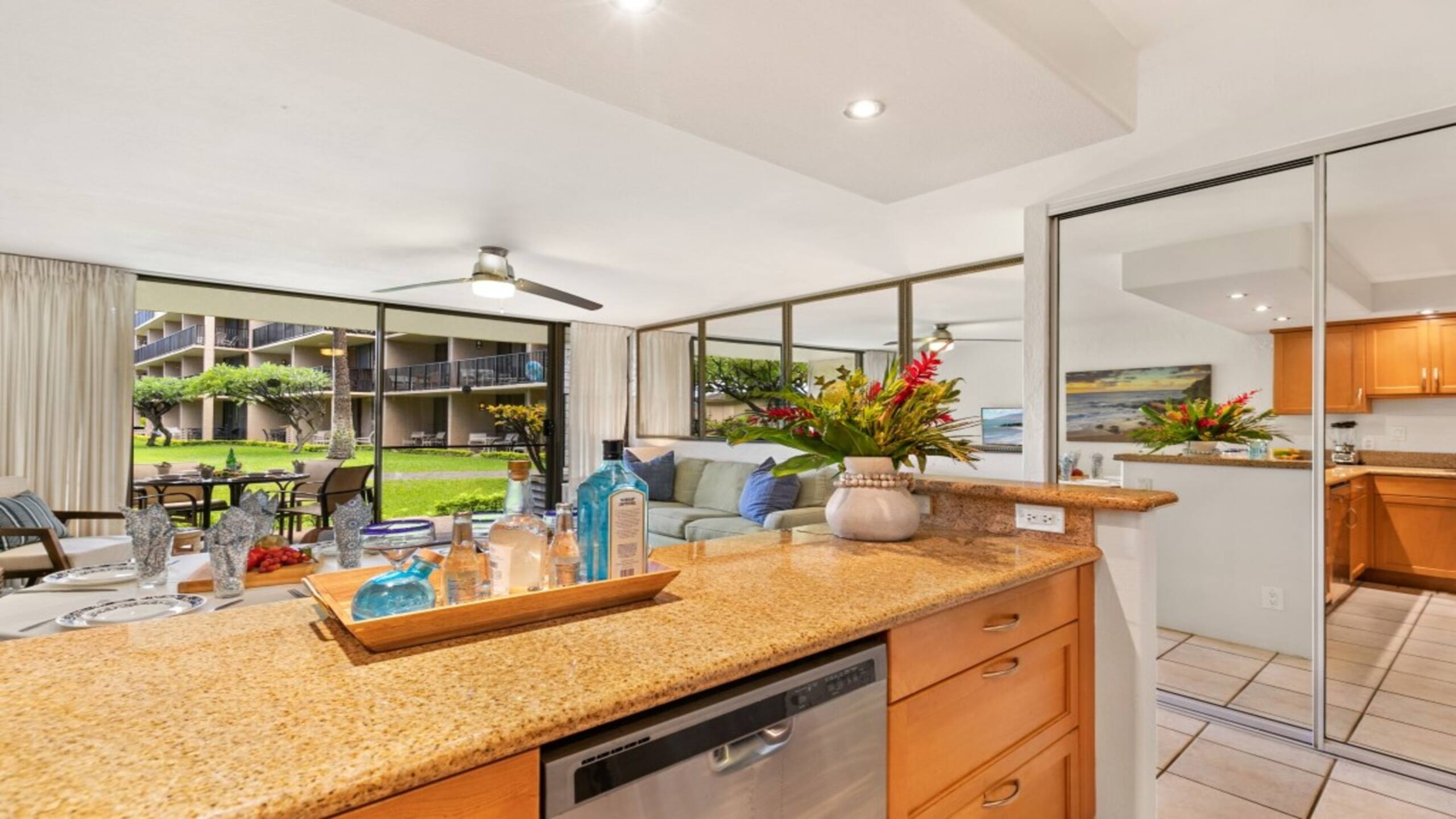 Condo in Lahaina · ★4.43 · 1 bedroom · 2 beds · 1 bath - Image 6
