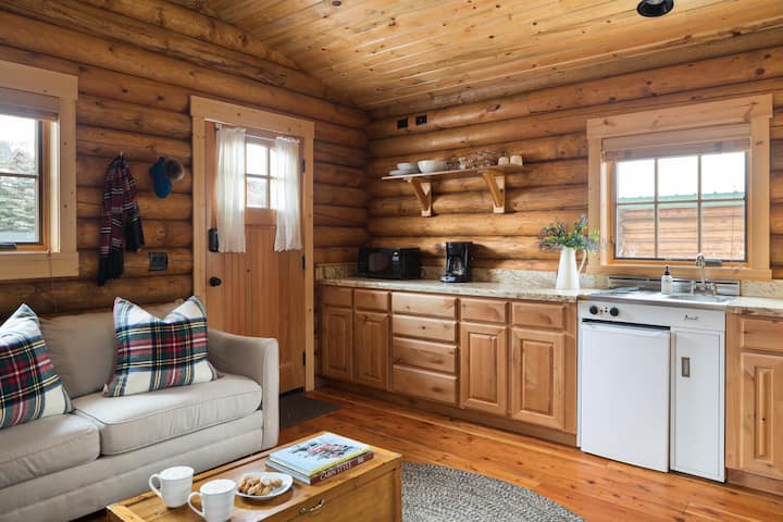 Outpost: Alpine Cottage Studio - Jackson, WY