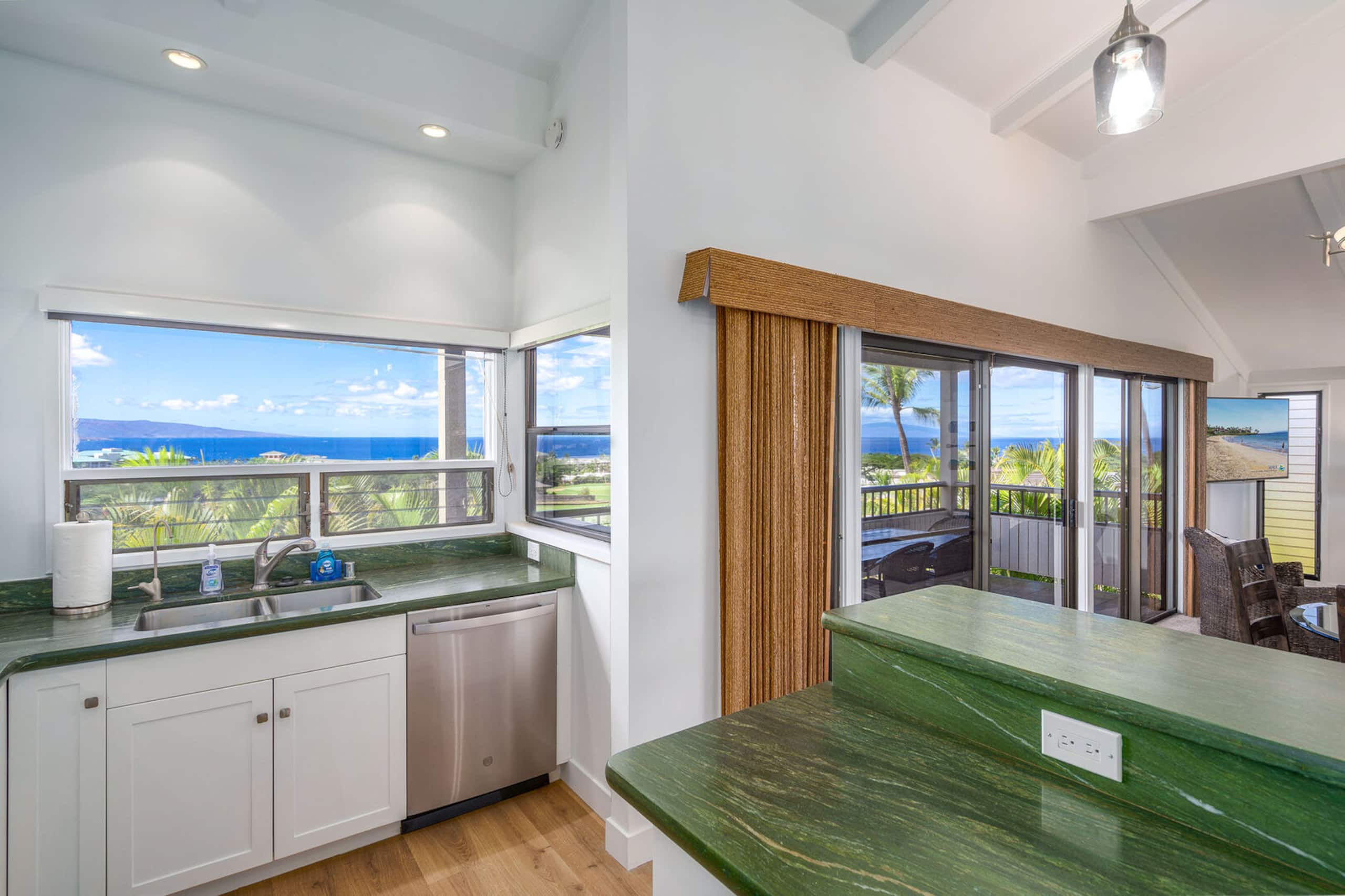 Condo in Wailea · ★4.85 · 2 bedrooms · 3 beds · 2 baths - Image 2