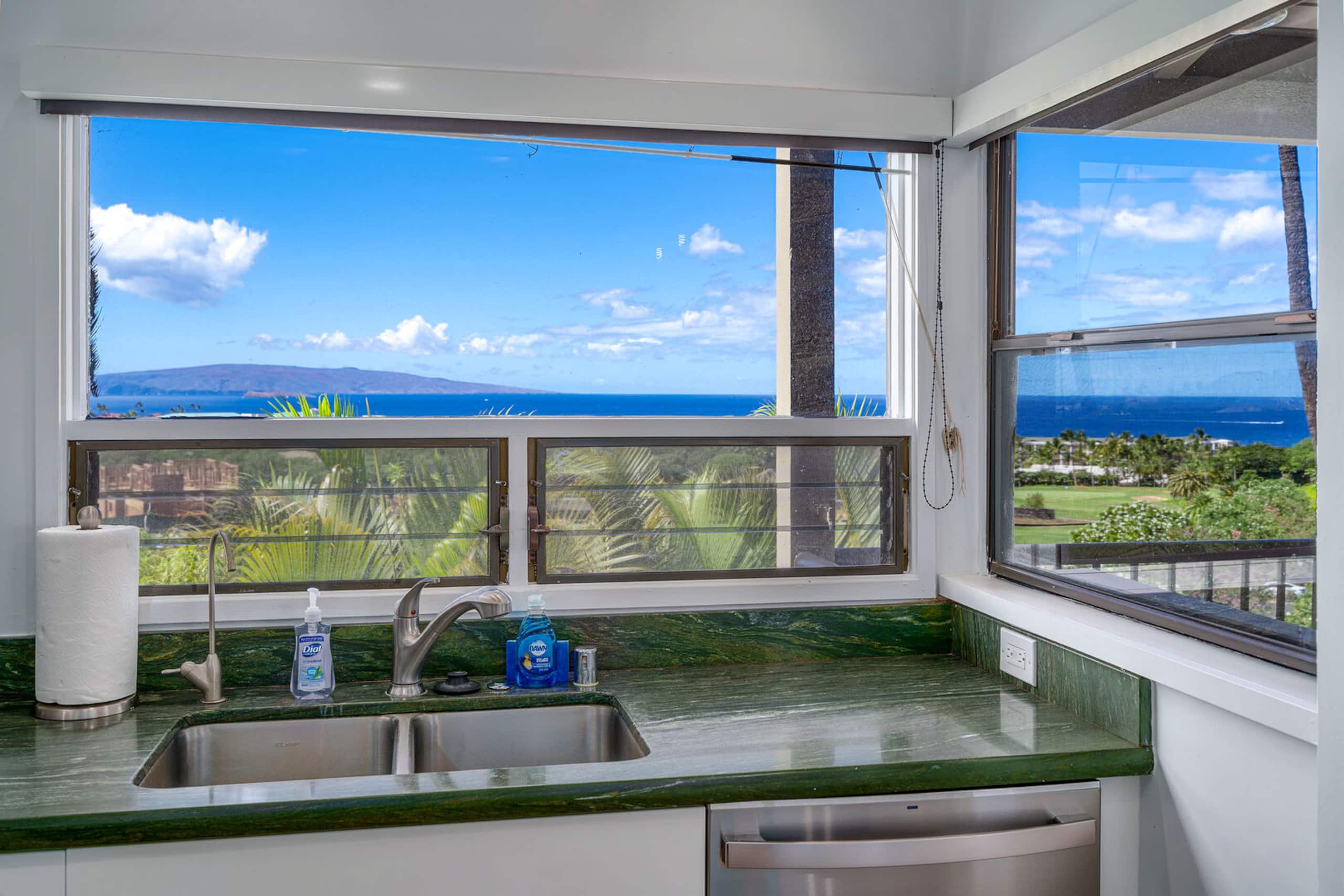 Condo in Wailea · ★4.85 · 2 bedrooms · 3 beds · 2 baths - Image 17
