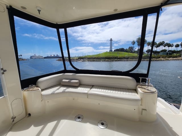 Dockside Boat & Bed, Staycation gallery image 2