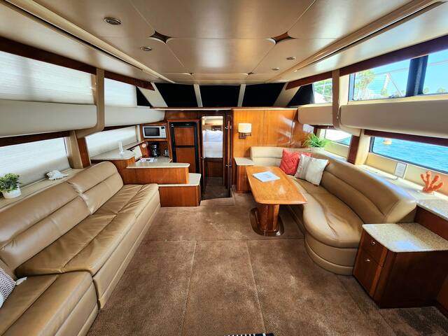 Dockside Boat & Bed, Staycation gallery image 4