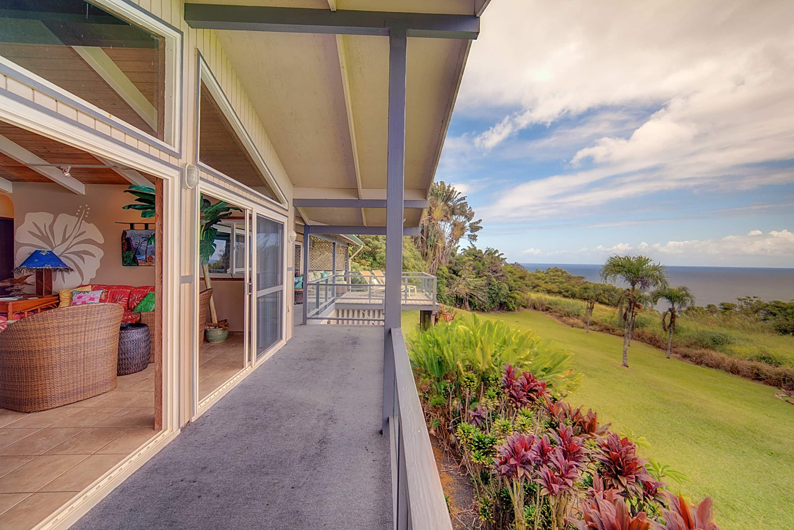 Ocean Bluff Home on Hamakua Coast Hale Hamakua - Photo 2